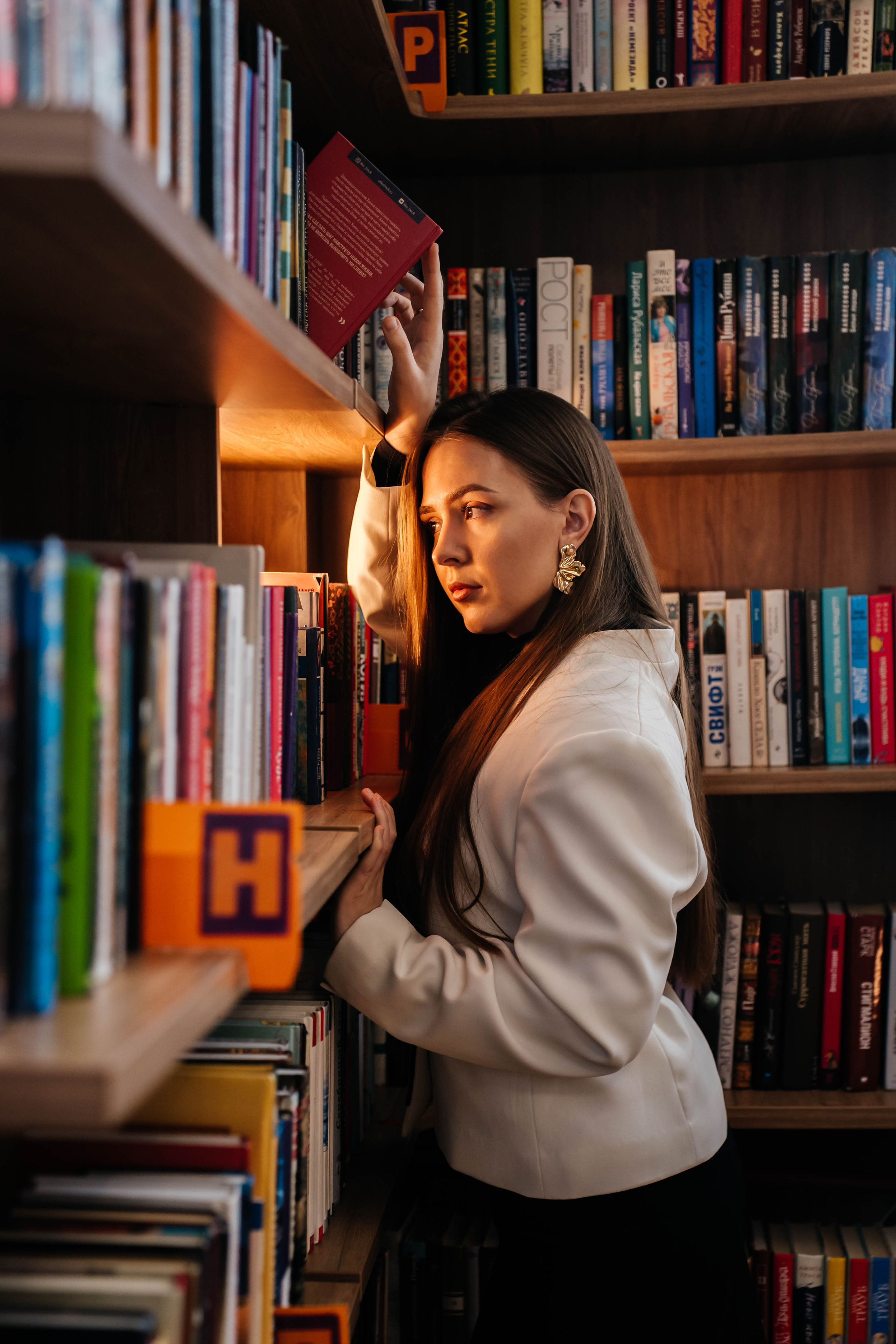 В библиотеке. Видеограф и Фотограф в Челябинске Ксения и Владимир Рюмины