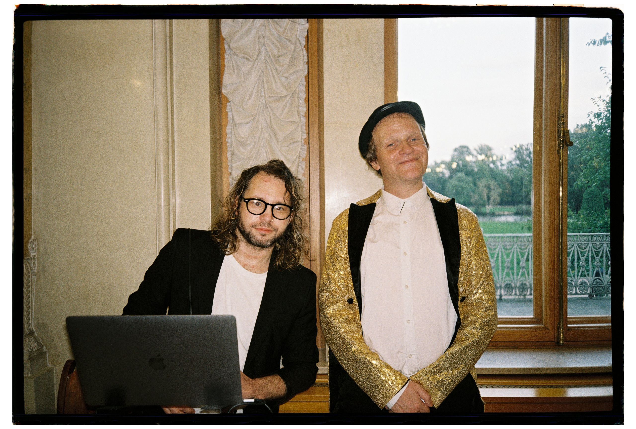 Sonya and Sergey. Главная