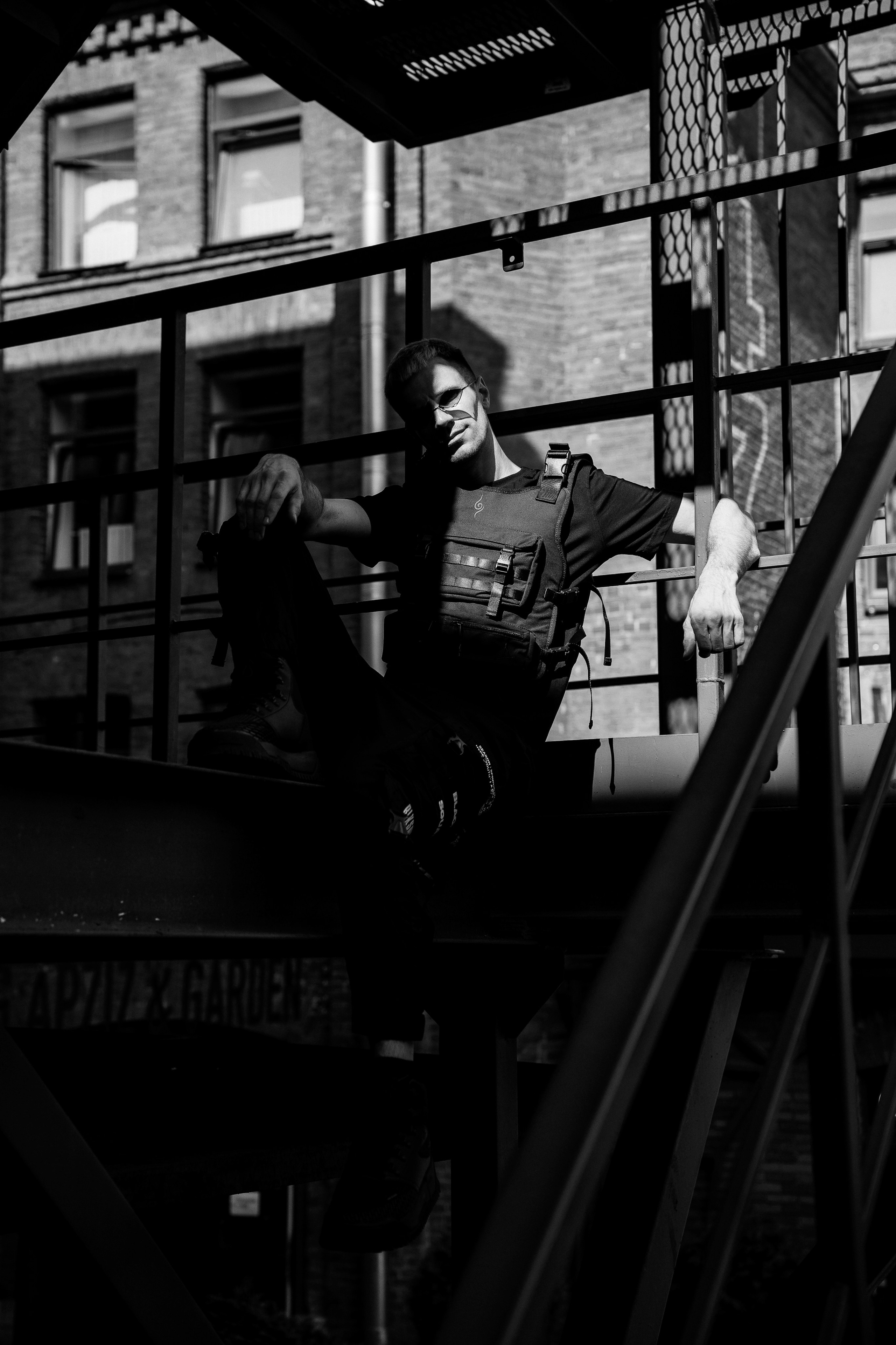 Мужская фотосессия в пространстве G47, на мотоцикле в Невской ратуше и в фотостудии «Art Place». Профессиональный фотограф в Санкт-Петербурге Александр Волосенцев