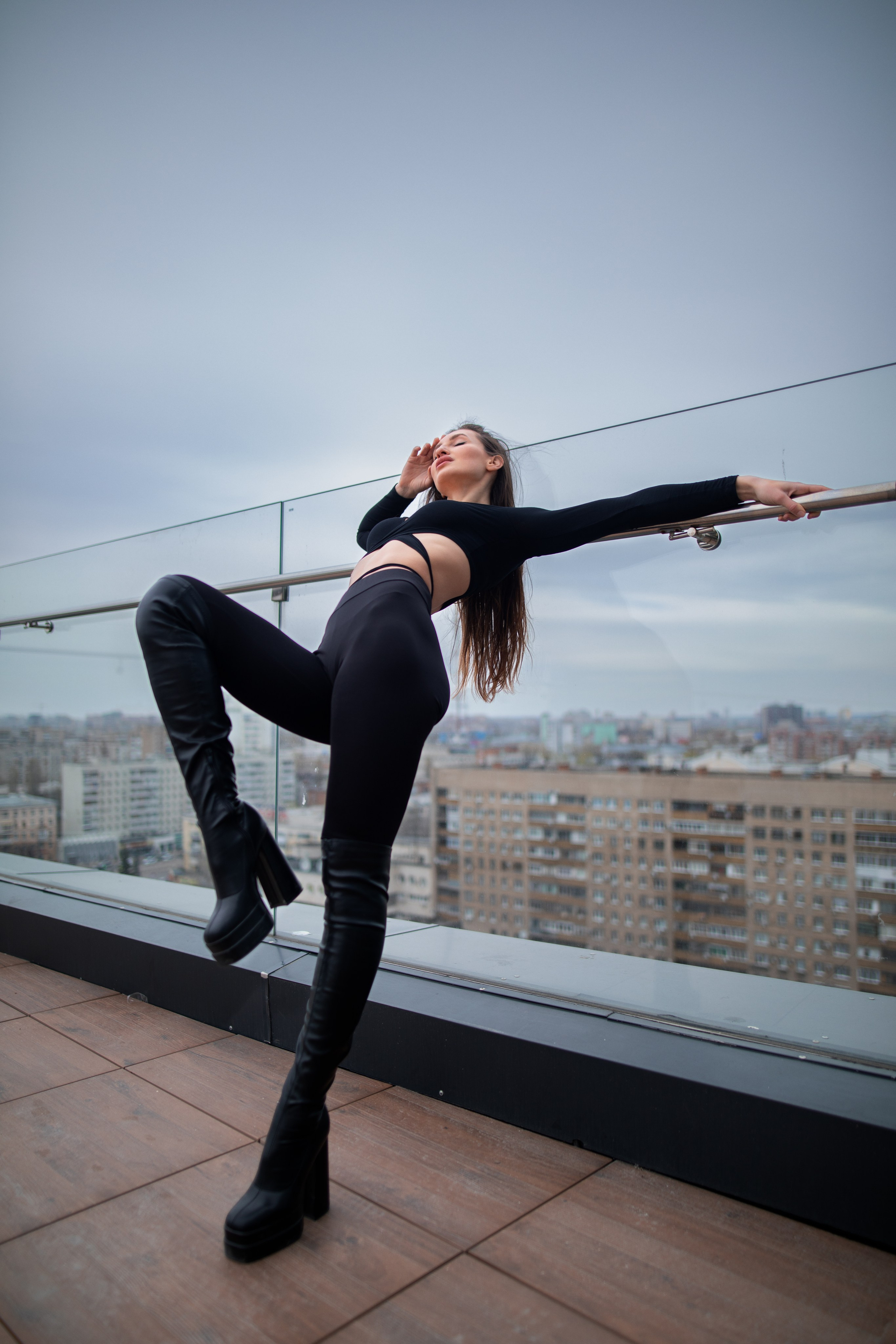 Фотосет с Викторией на крыше бизнес-центра в формате для «себя»
