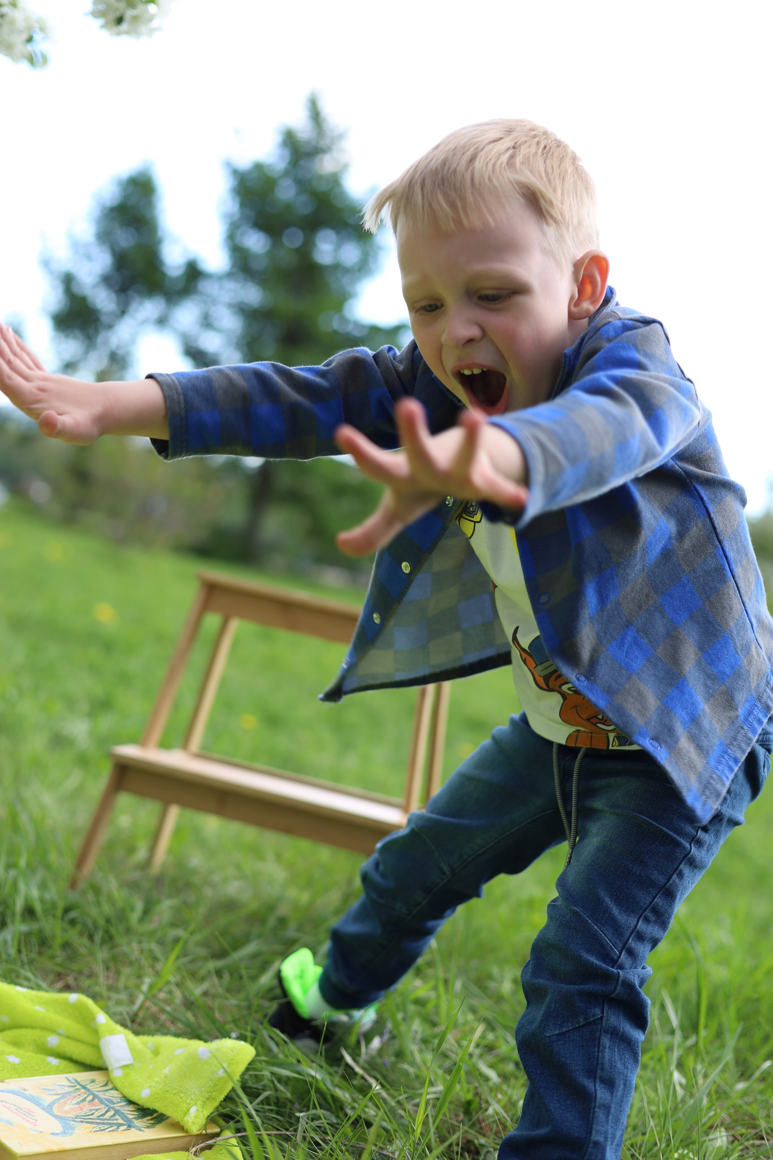 Фотосъемка в яблонях. Фотограф в Красноярске Никитина Мария