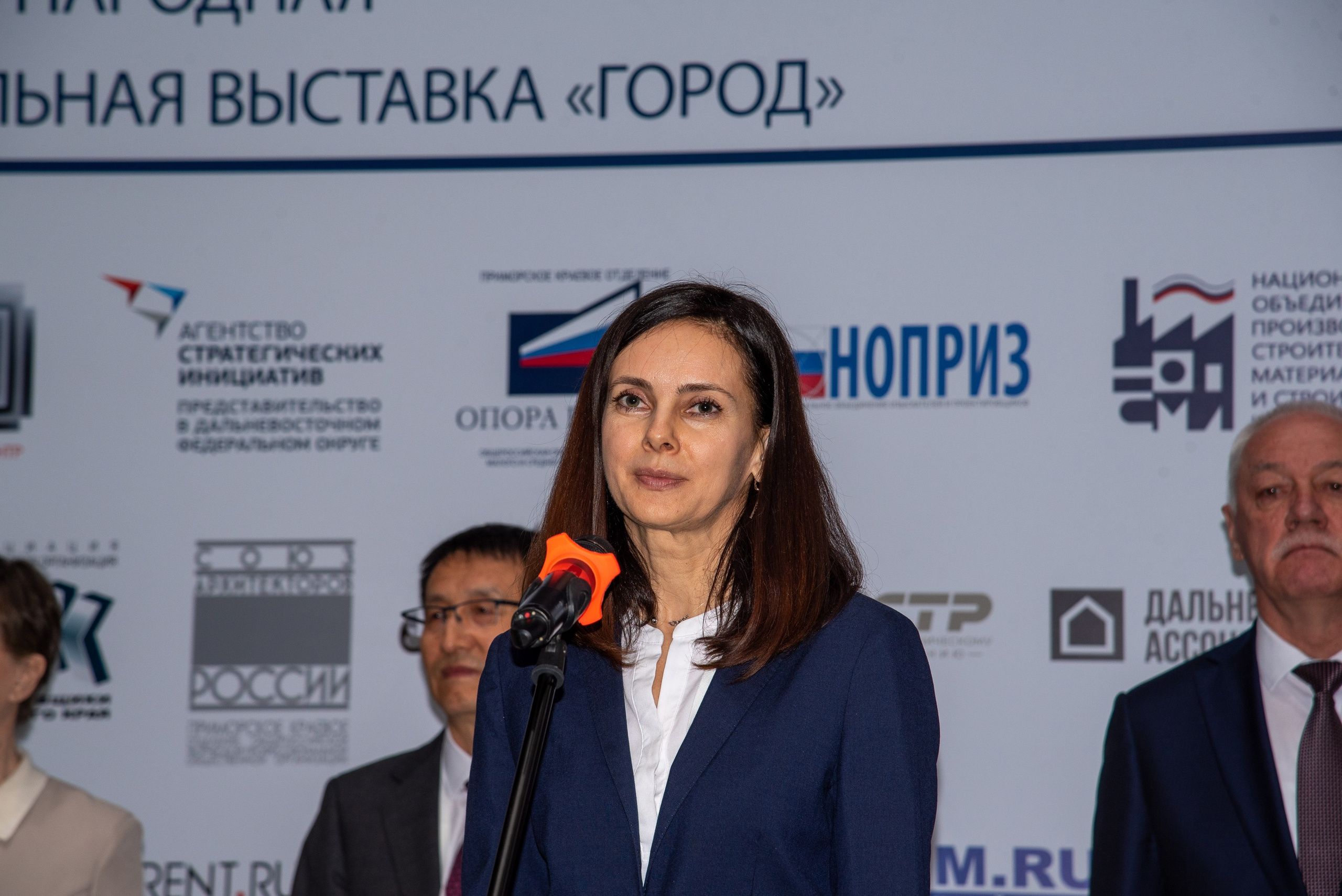 32-я строительная выставка. Семейный и свадебный фотограф во Владивостоке Солопчук Властелина