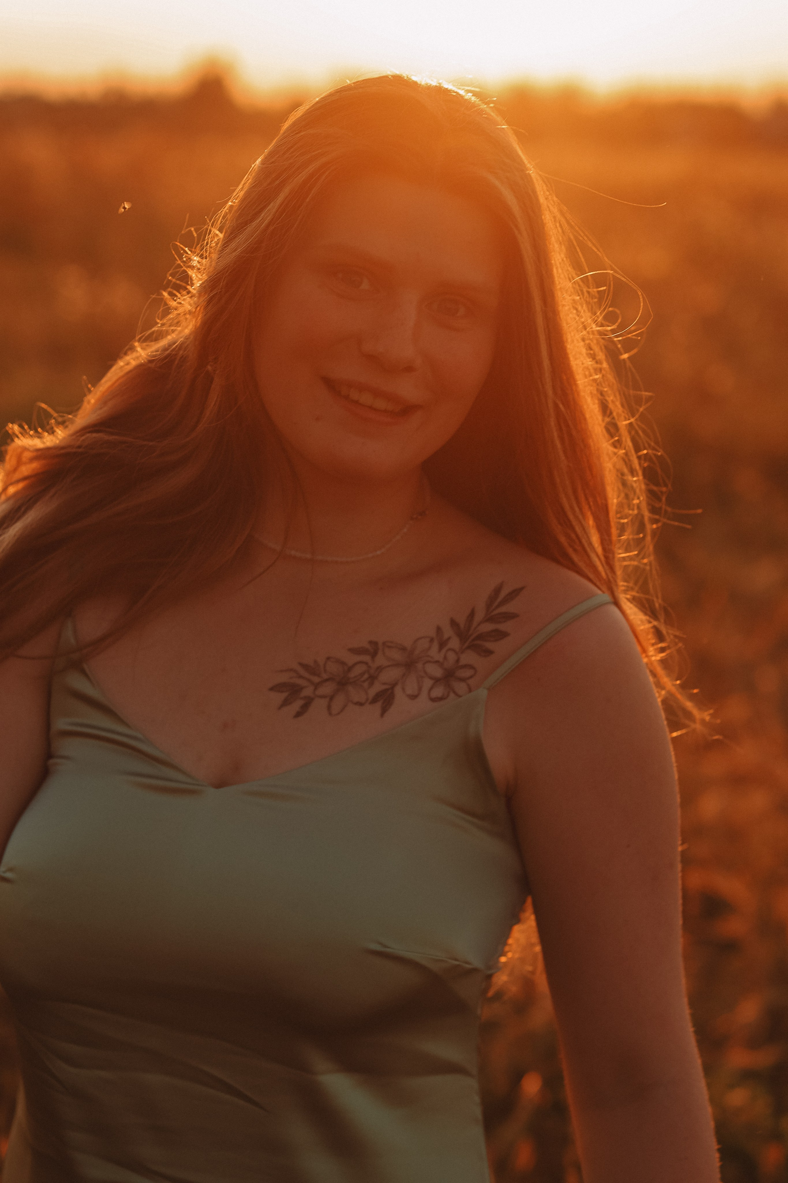 Закатное поле семейная. Семейный фотограф Тюмень, фотограф на роды Салмина Мария