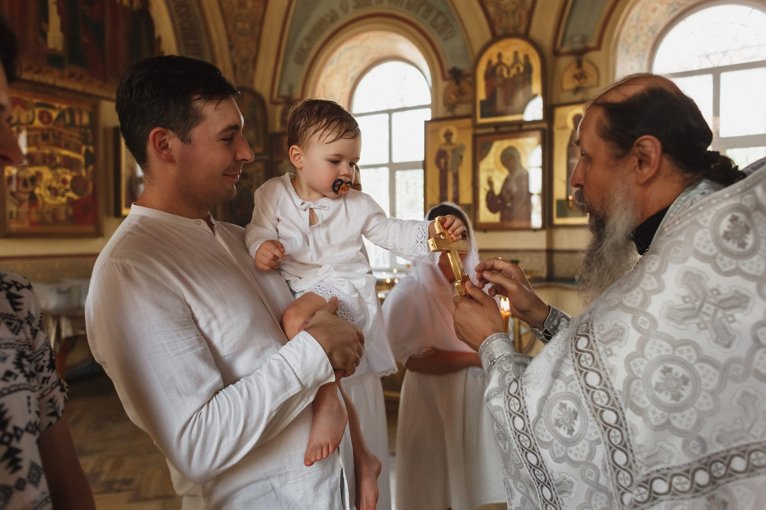 Фотосъёмка крещения Ильи в Никольской церкви Таганрога. Свадебный и семейный фотограф в Таганроге Бакарюк Антон