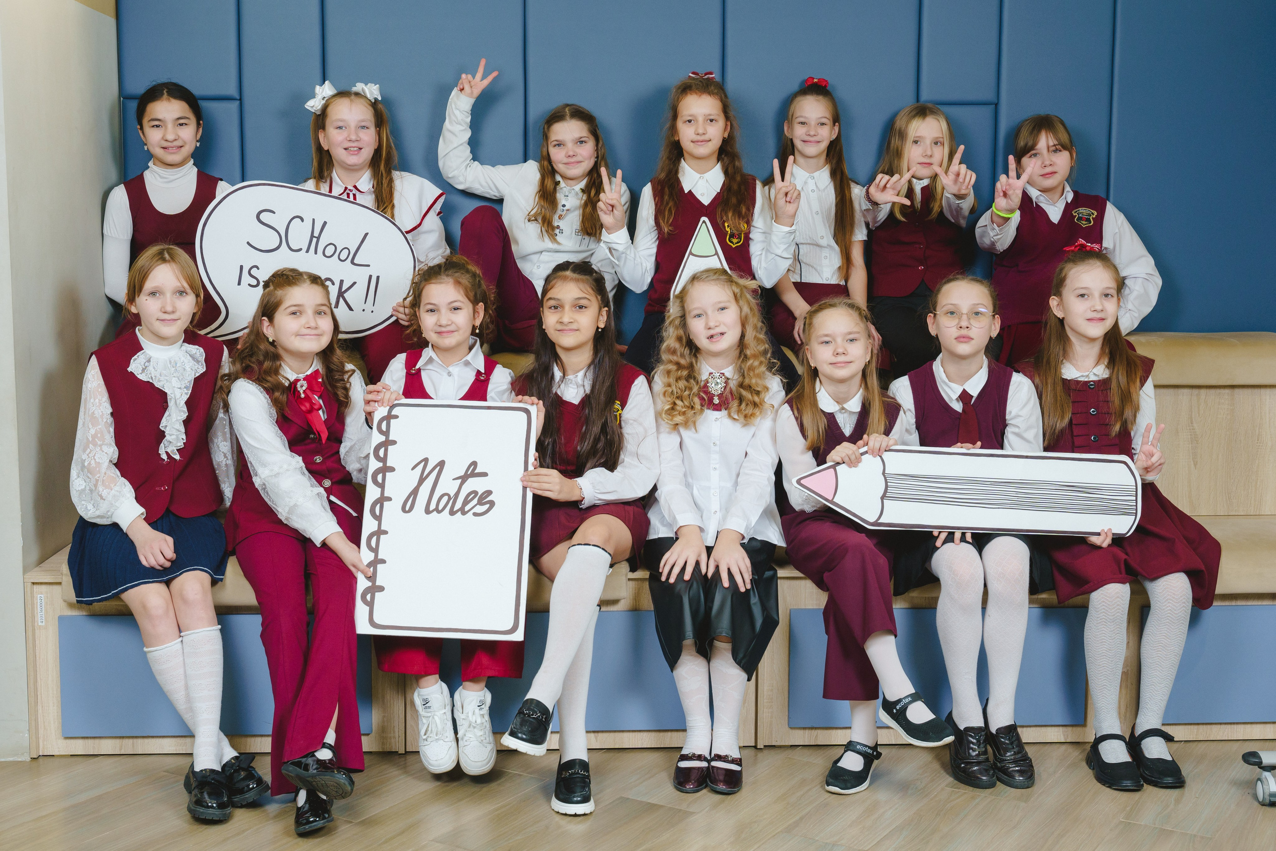 Фотокнига выпускника начальной школы индивидуальный выпускной альбом. Фотограф в детский сад в Екатеринбурге, выпускные альбомы Юлия Умерова