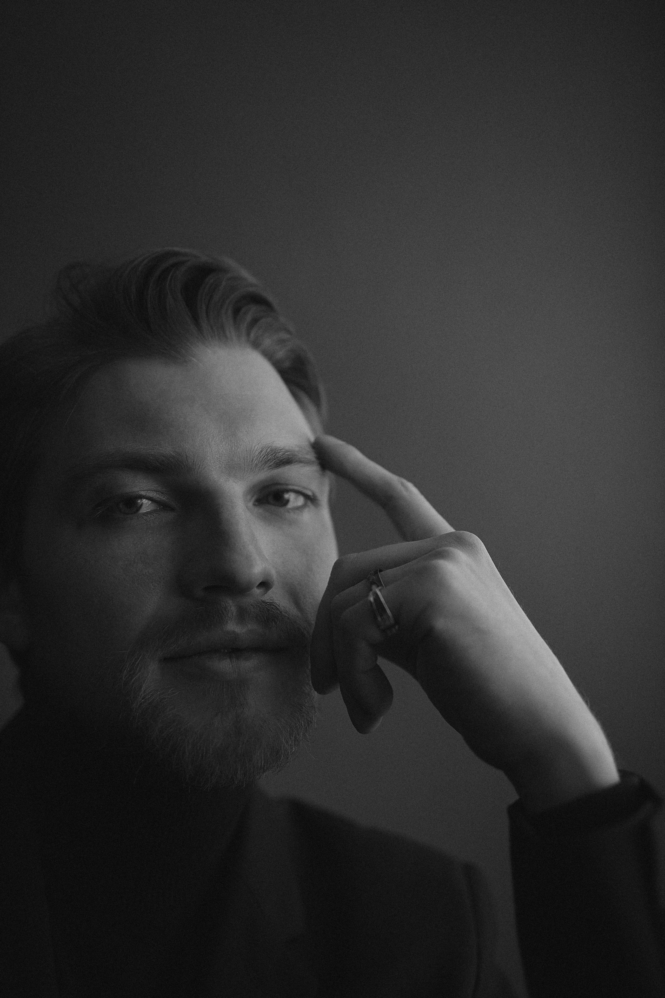 Черно-белый портрет. Фотограф Болат