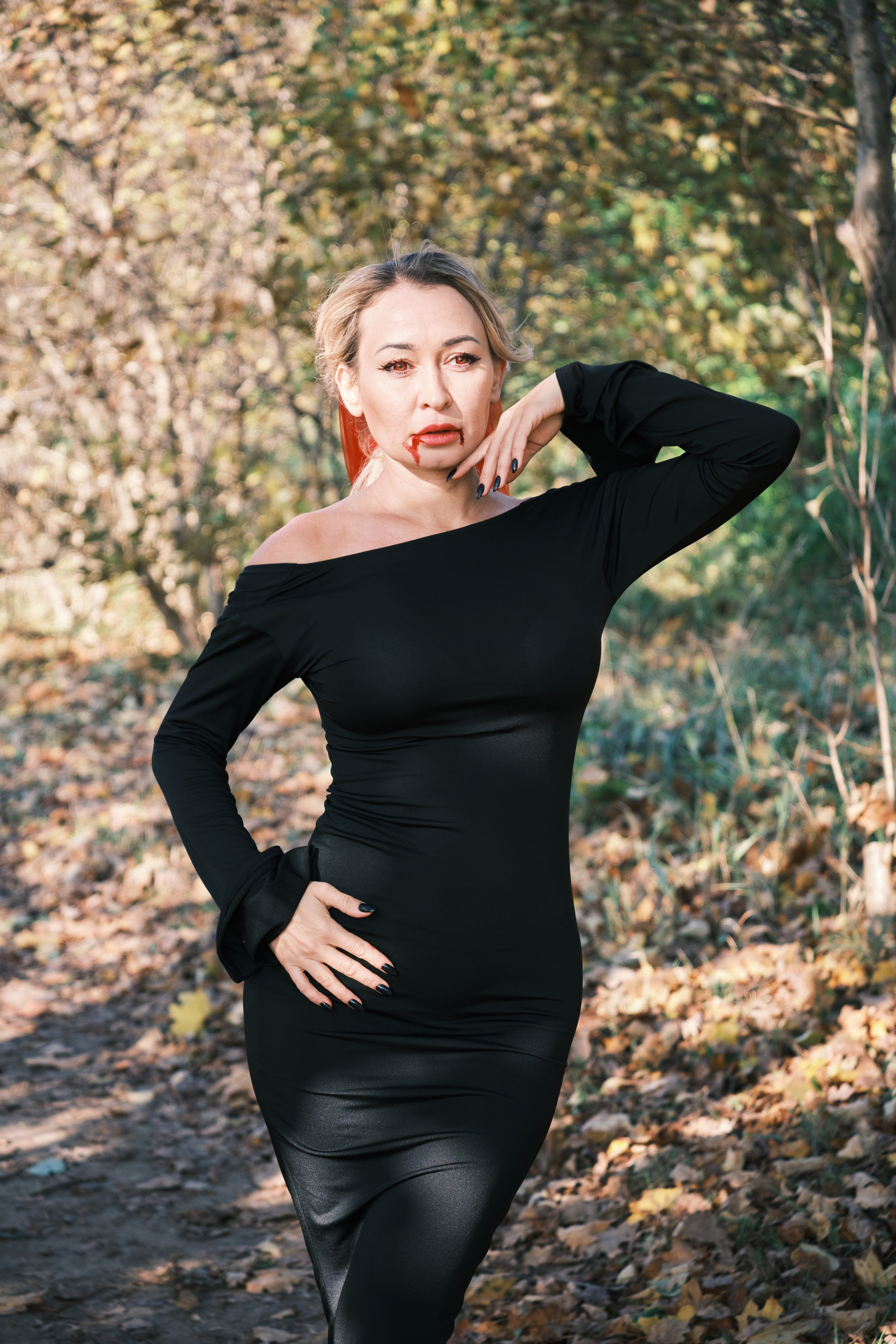 девушка Вампир