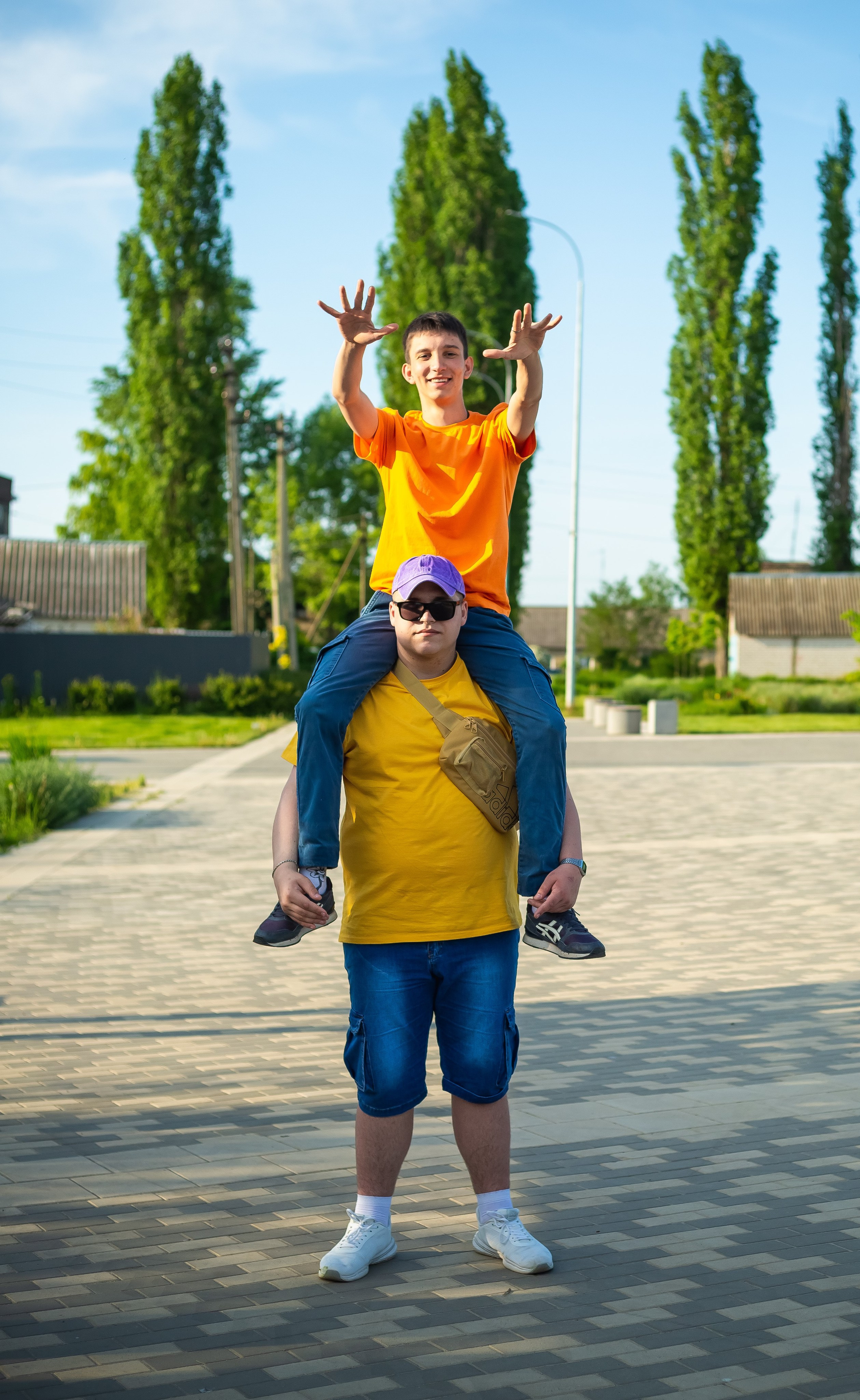 Яркие футболки — В.Хава. Выпускные альбомы Воронеж от Веры Соколовой