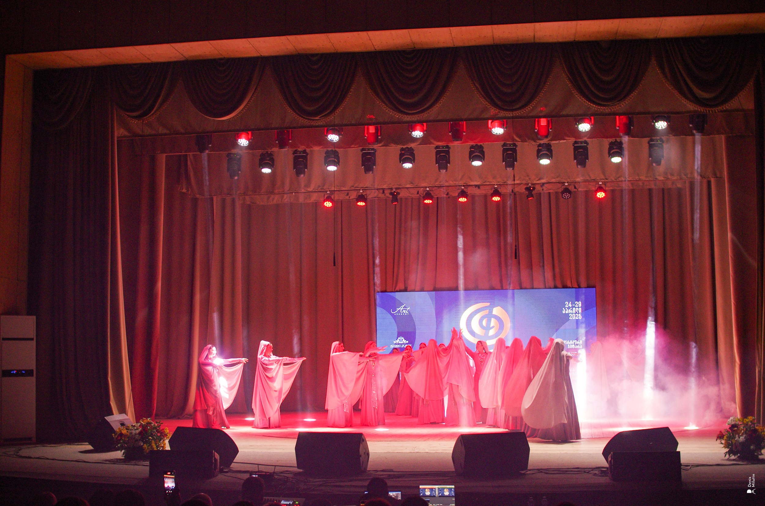 Танцы в Хоби. Портретный фотограф Денис Милютин