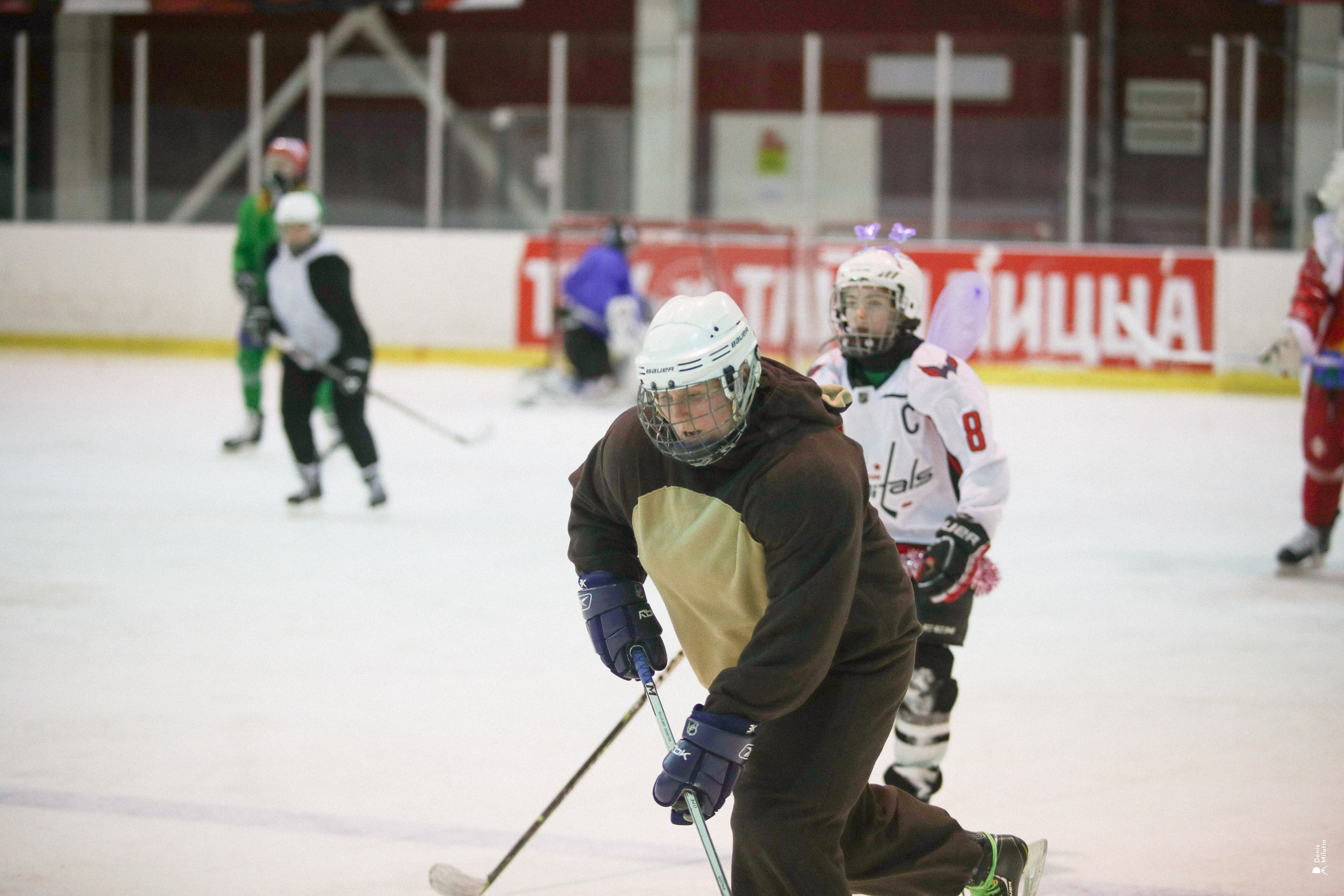 Звенит в ушах лихая музыка атаки. Портретный фотограф Денис Милютин