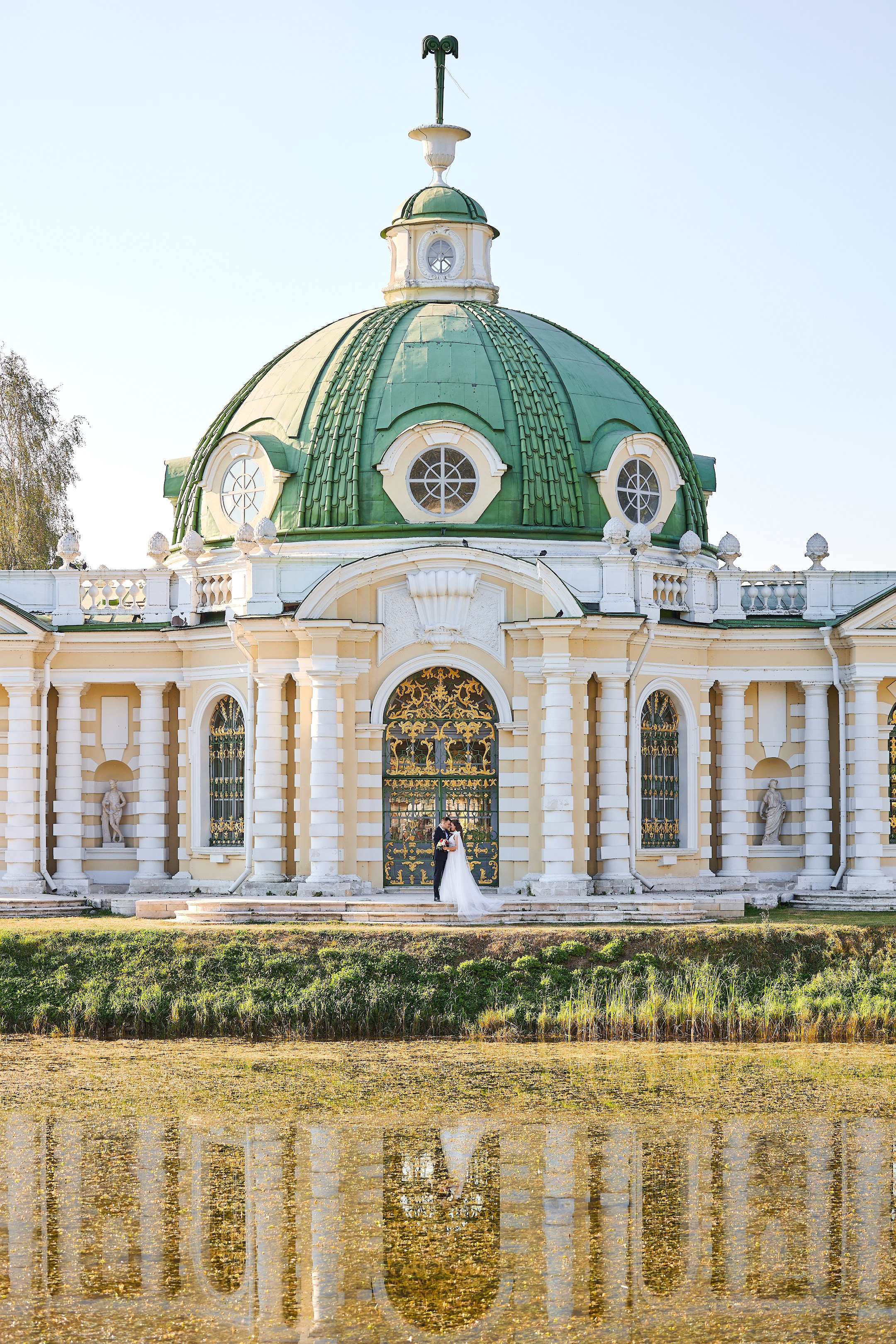 Свадебная фотосессия в Кусково. Свадебный фотограф Сергей Колбинский
