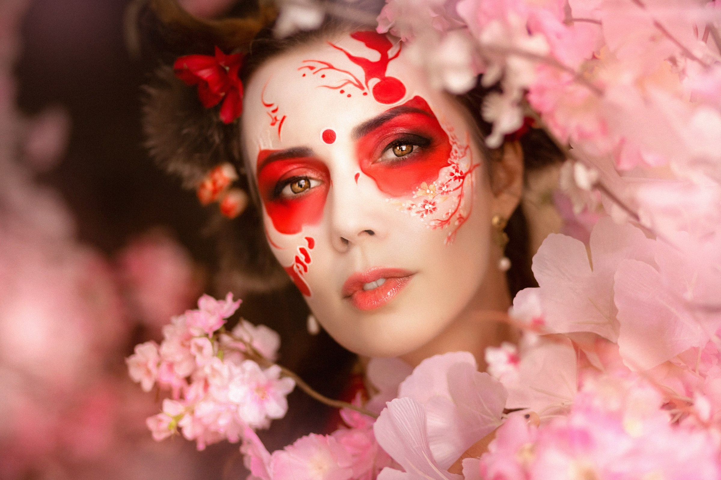 фотограф Оля Ветрова, Фотосессия в восточном стиле в кимоно Питер, фотосессия в кимоно СПБ, фотосессия в японском стиле СПБ в студии, фотосессия в образе кицунэ СПБ, портрет Кицунэ, фотограф Оля Ветрова, портрет в сакуре, фотосессия в сакурой СПБ