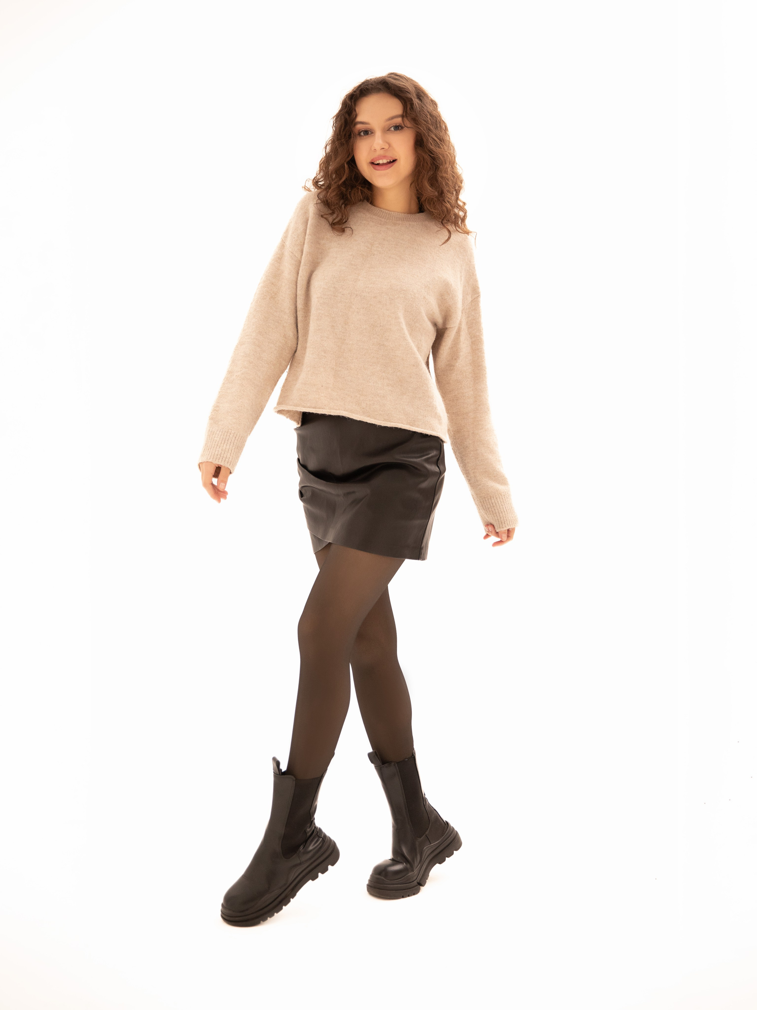 Женские кологотки. Фотостудия предметной и модельной съёмки для маркетплейсов