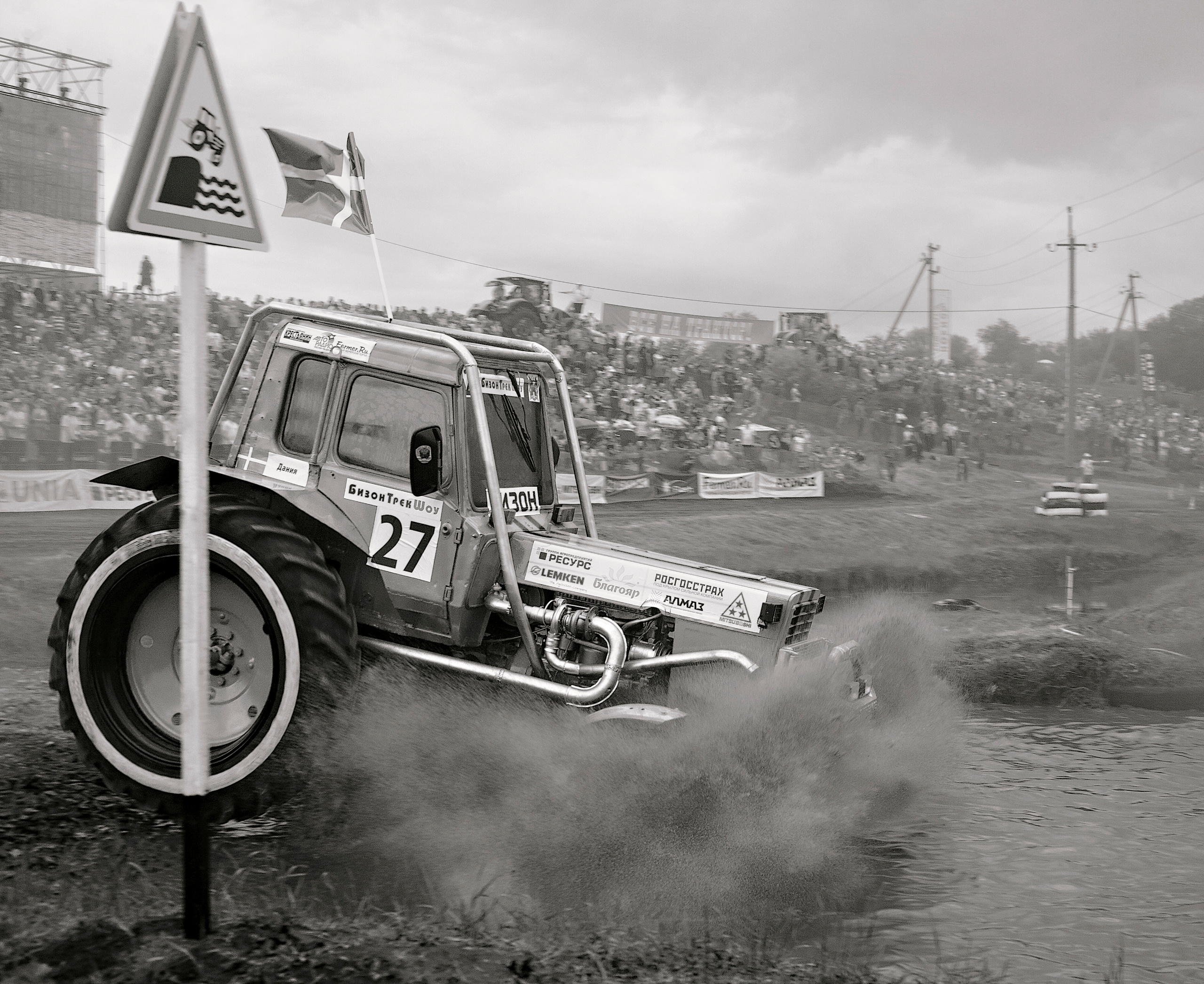 Фотограф Денис Зимин, сьёмка для маркетплейсов в городе Ростове-на-Дон. Выпускные альбомы, фотограф Денис Зимин в городе Ростове-на-Дону