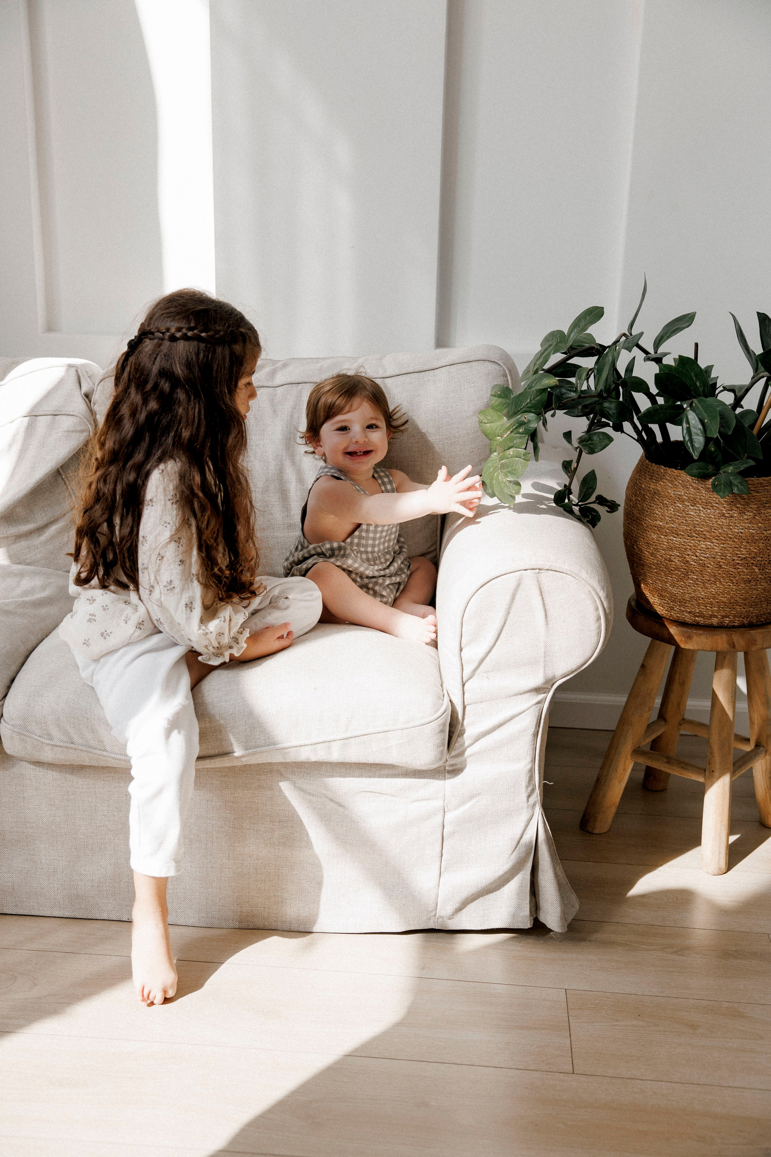 One year inside the White studio. Wedding and family photographer