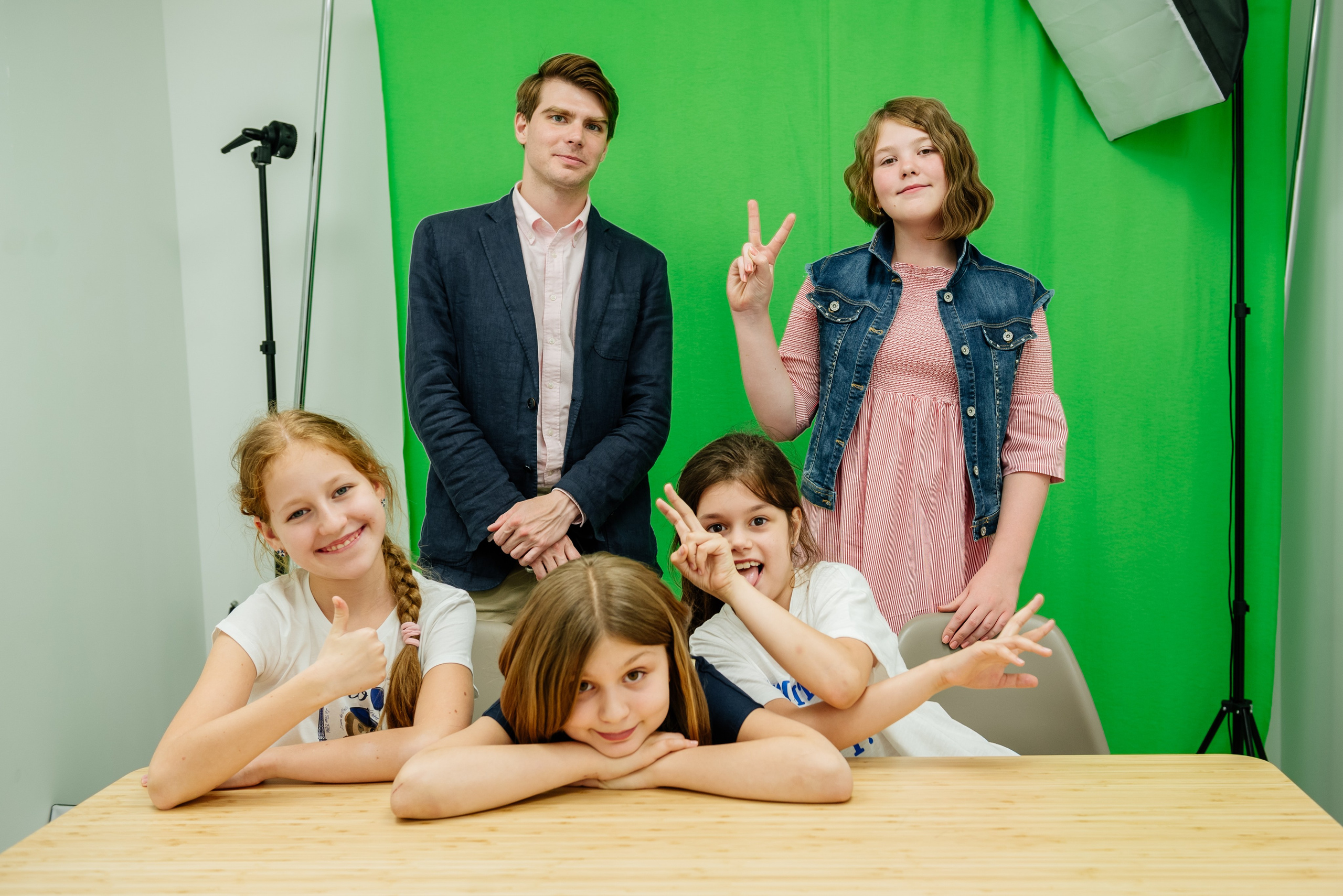 Английская школа. Study Lab. Фотограф LANA STIL. Семейный, репортажный фотограф, студия. Женский, мужской портрет. Фотографирую территориально в г. Королев, Москва, МО