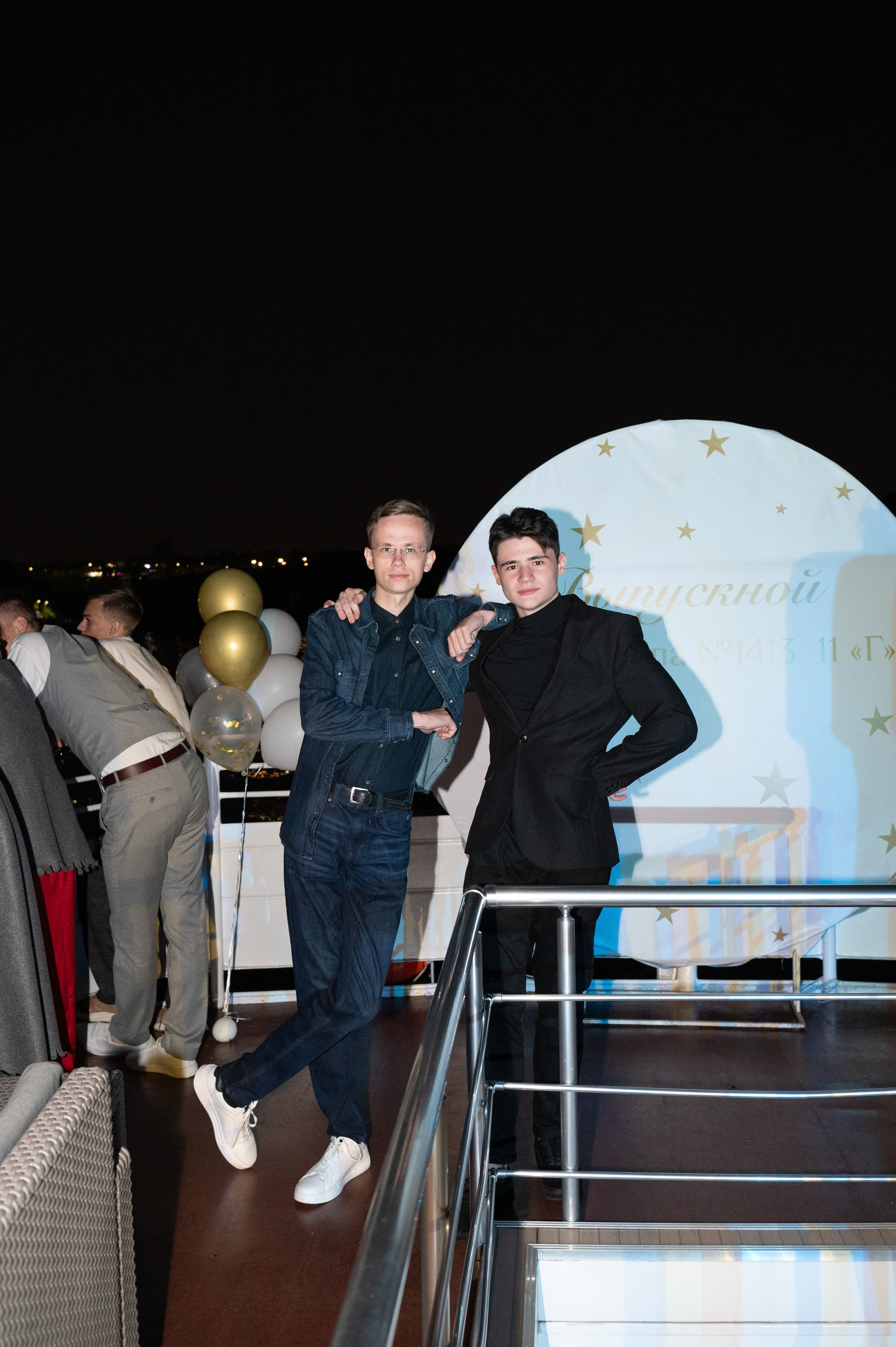 Выпускной вечер 11 класс на теплоходе. Детский и семейный фотограф г. Москва Оксана Катаджи