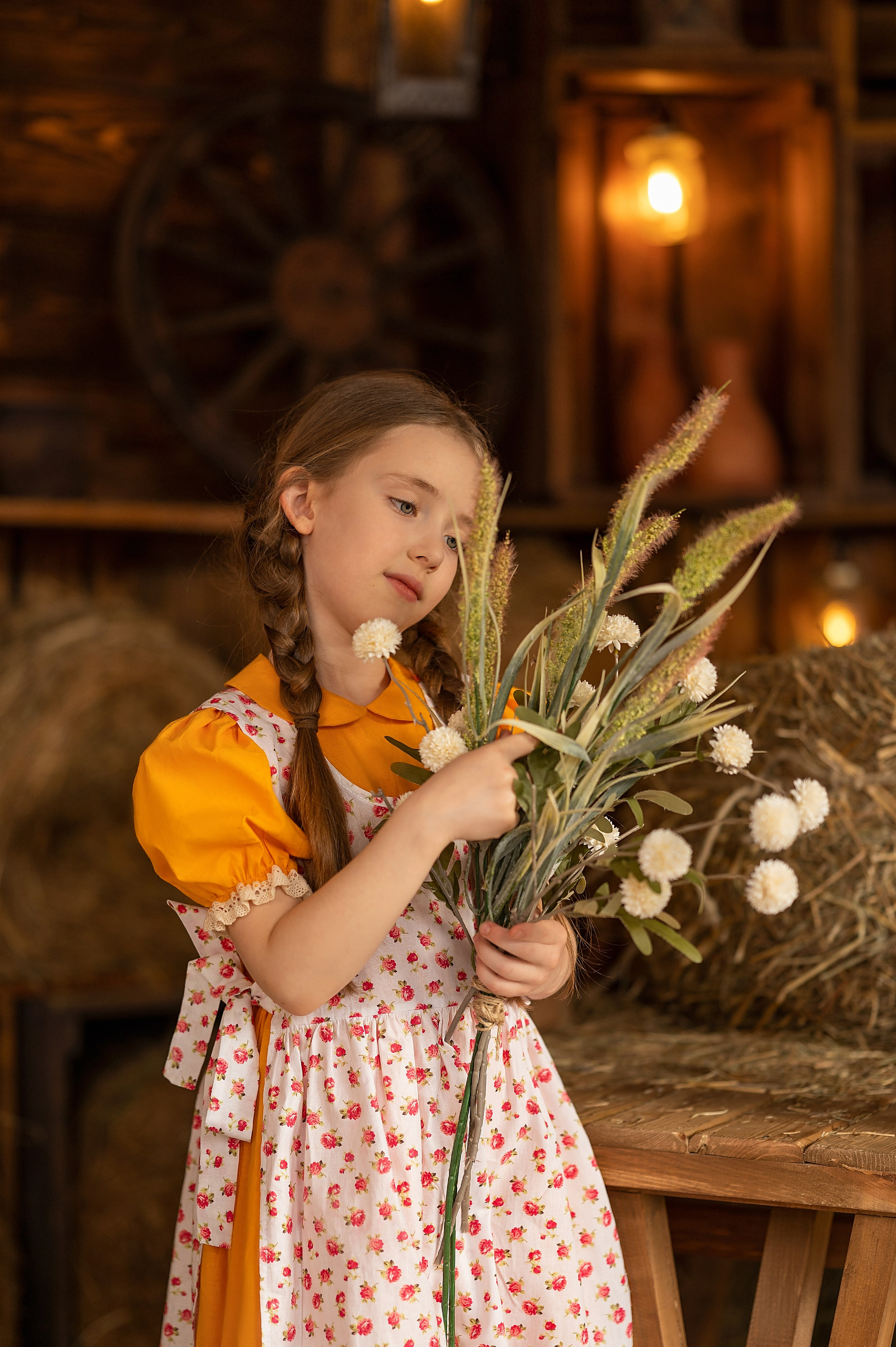 Фотосессия на сеновале Леонардо студия. Детский и семейный фотограф г. Москва Оксана Катаджи