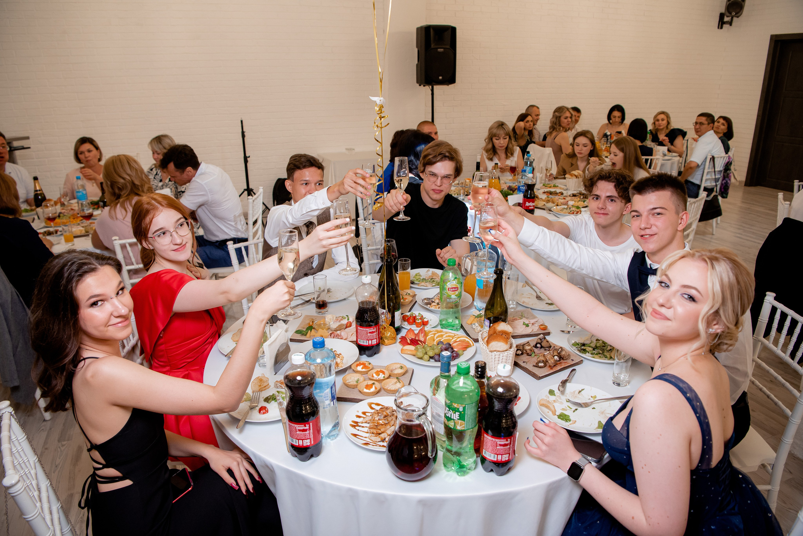 30 Школа. Вручение и Банкет. ДК Юбилейный и Банхоф. Фотограф в Волгограде и Волжском Александр Горбань