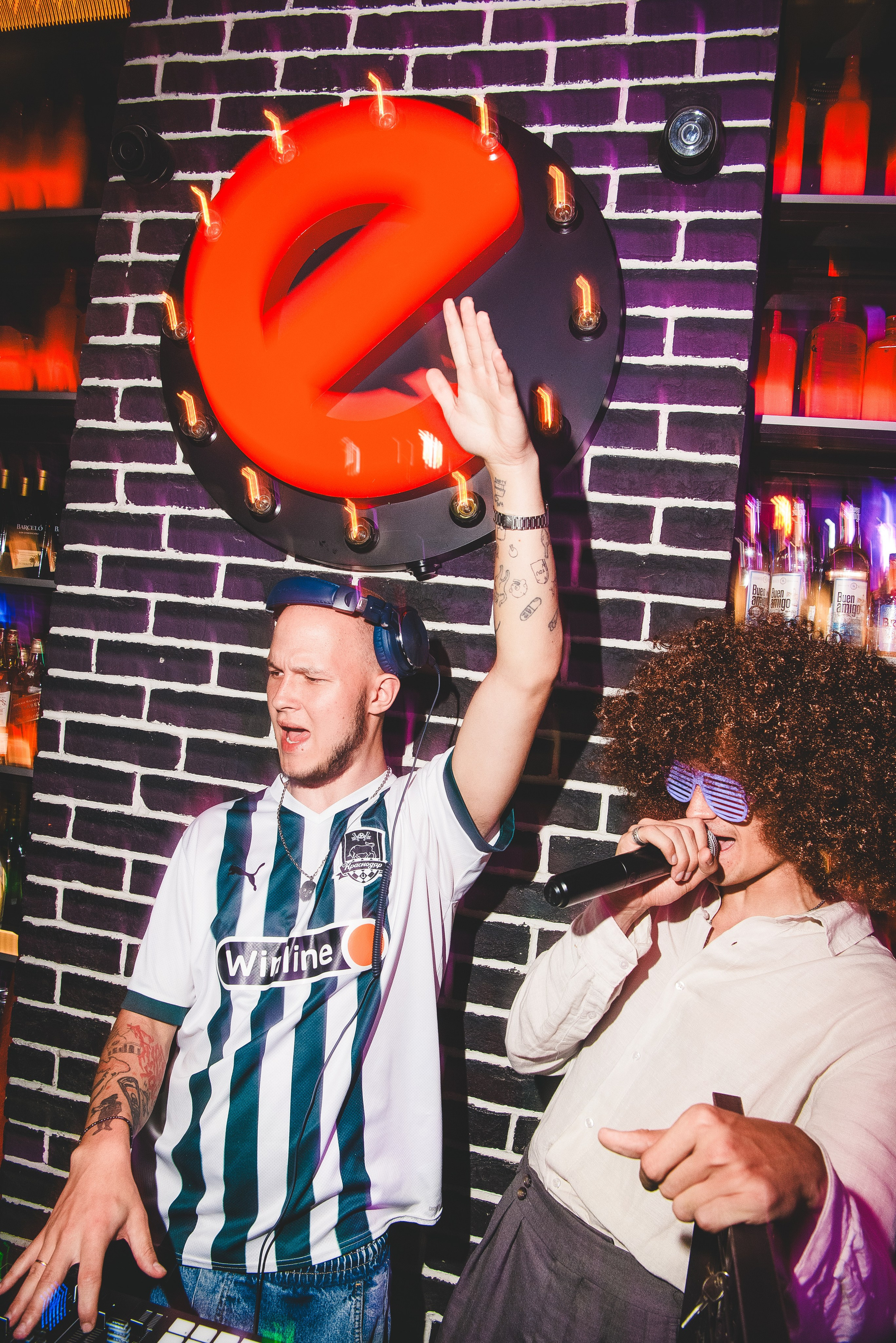 Фотоотчёты о вечеринках для НеБар Волгоград. Или стиль «пьяный фотограф». Фотограф в Волгограде и Волжском Александр Горбань