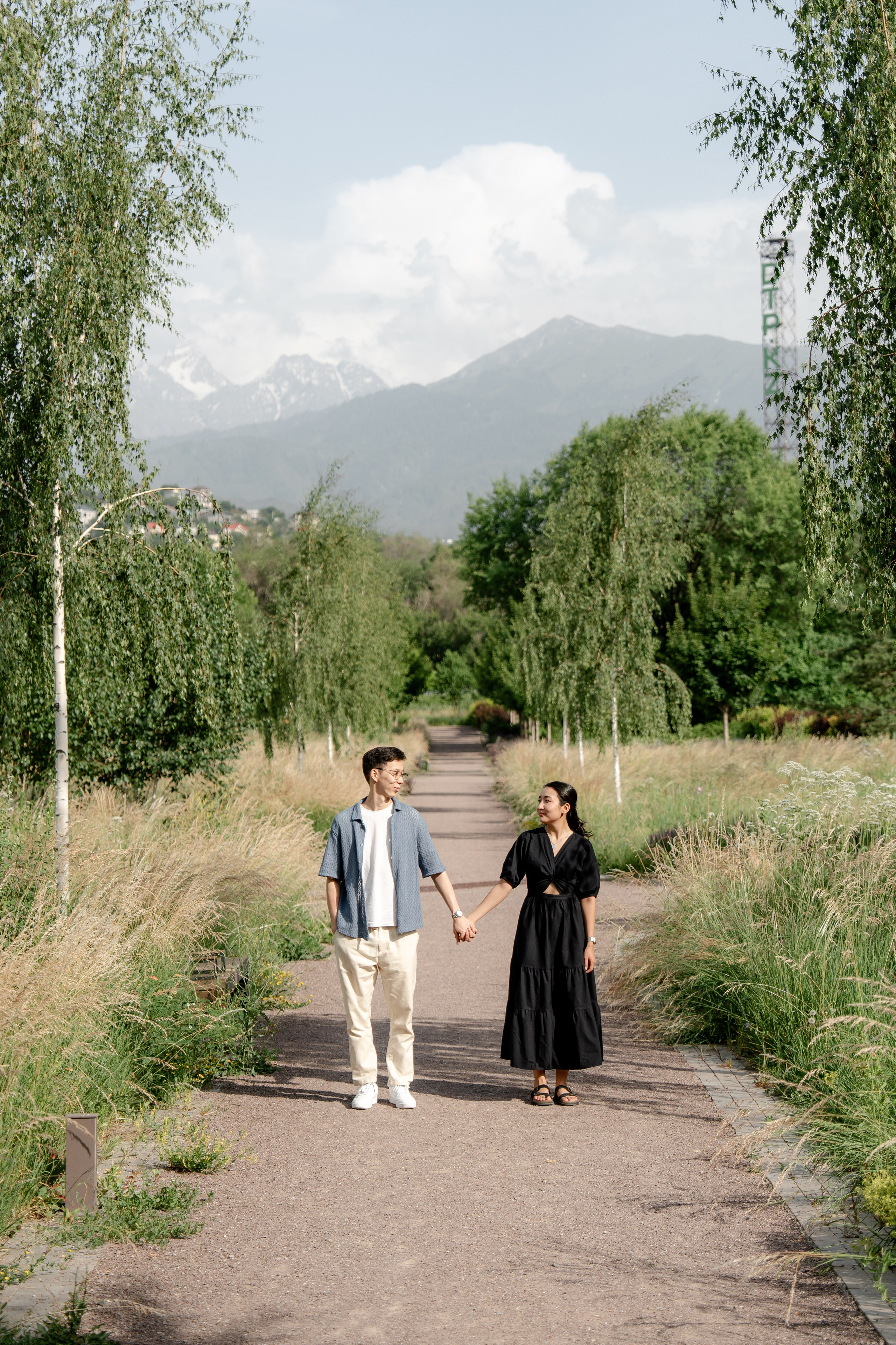 Aziz & Dana. Galam media