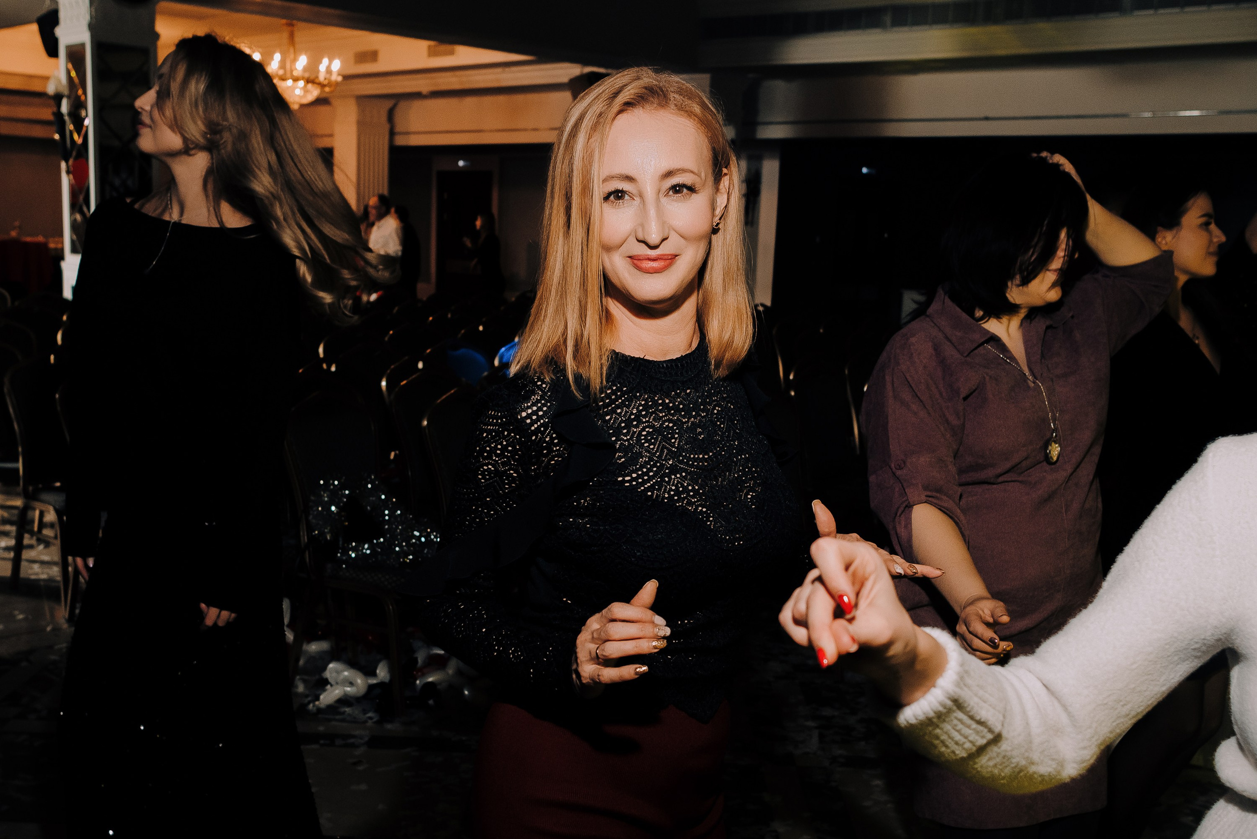 СПЕКТАКЛЬ «ВОЛШЕБНЫЕ ОЧКИ» ОПТИК-ЦЕНТР. Репортажный фотограф Зуев Роман г. Челябинск