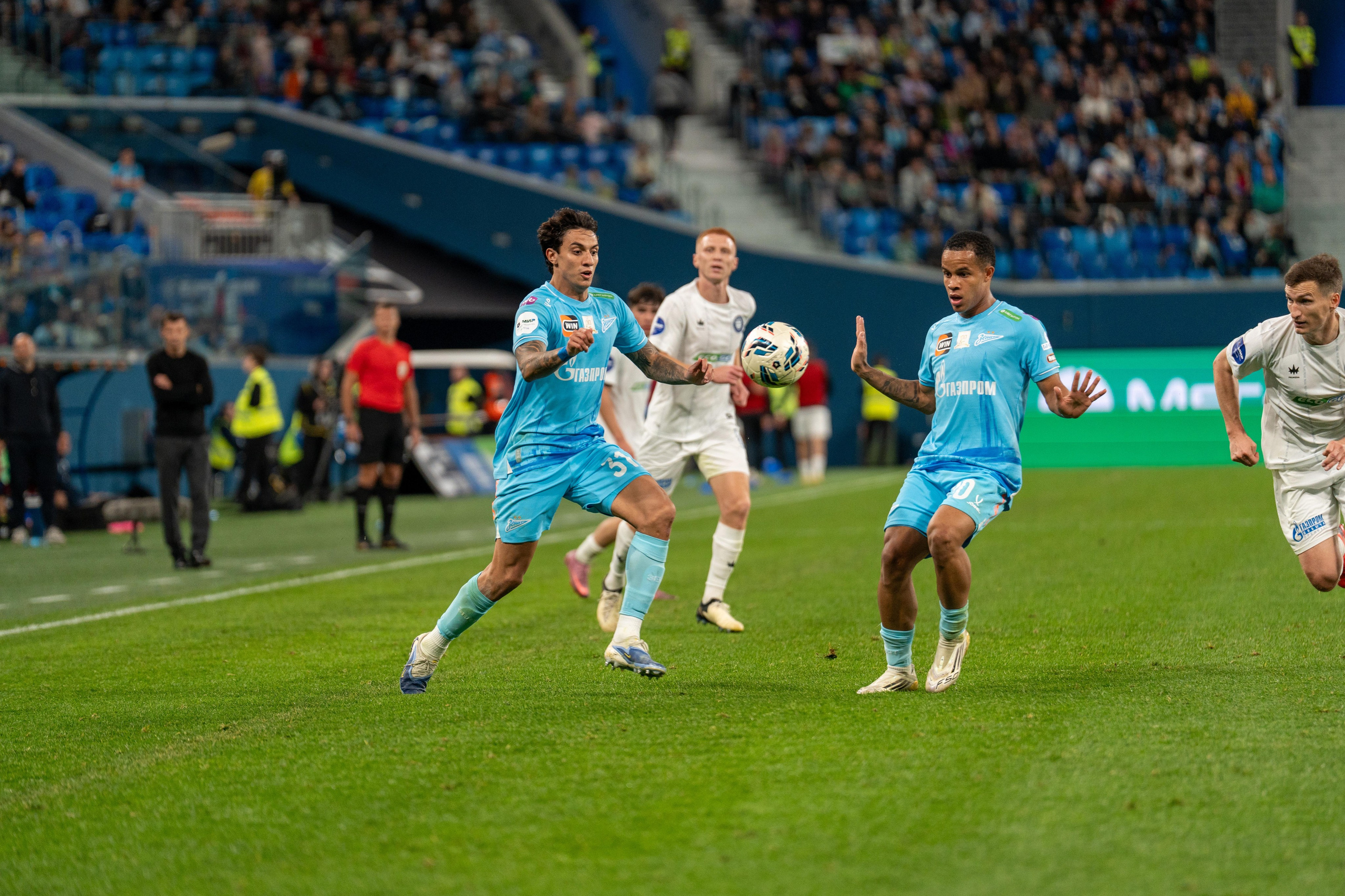 Спортивный фотограф Санкт-Петербург запечатлел момент матча Зенит – Оренбург на Газпром Арене
