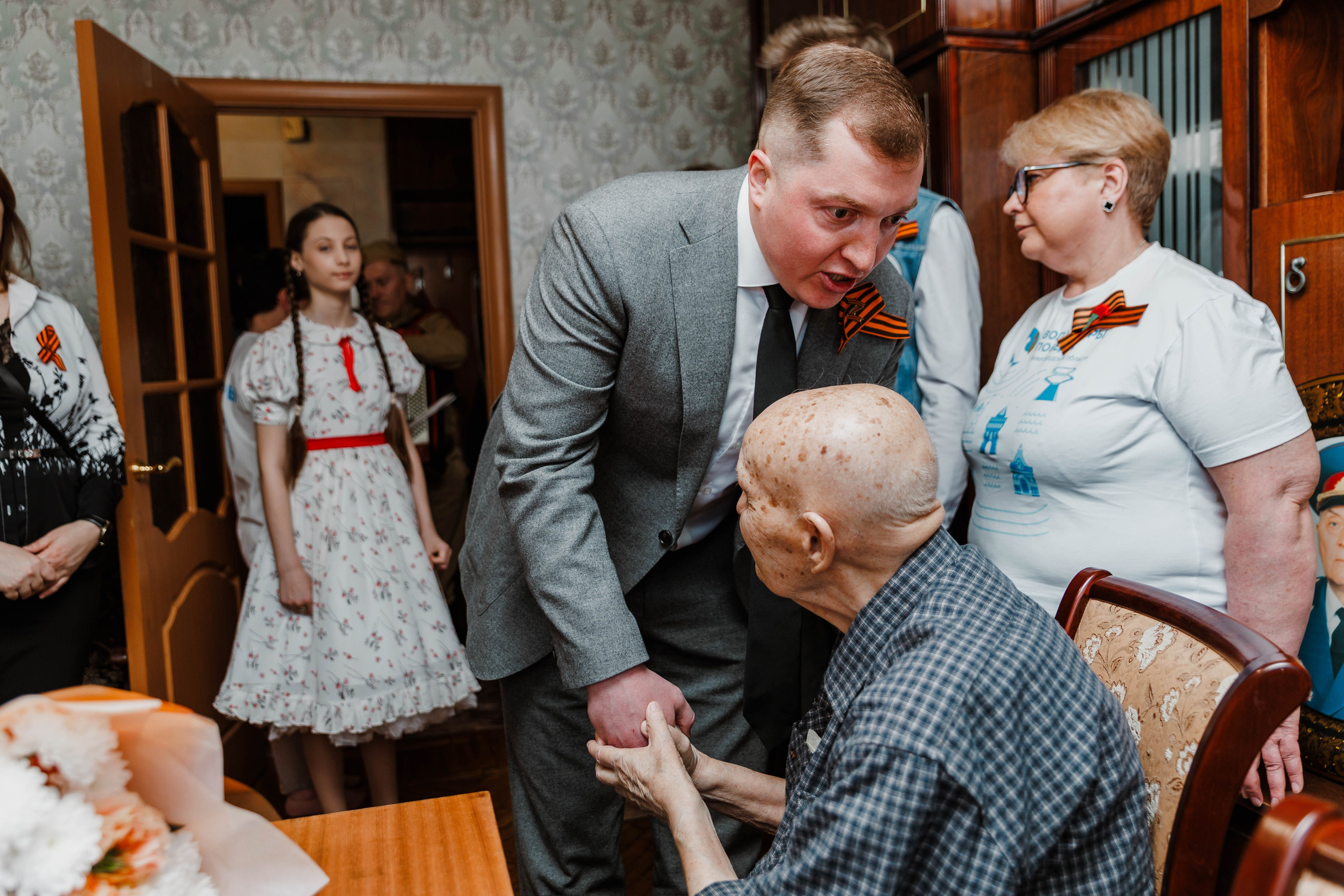 ПОЗДРАВЛЕНИЕ ВЕТЕРАНОВ ВЕЛИКОЙ ОТЕЧЕСТВЕННОЙ ВОЙНЫ. РЕПОРТАЖНЫЙ ФОТОГРАФ НИЖНИЙ НОВГОРОД Игнатьева Виктория