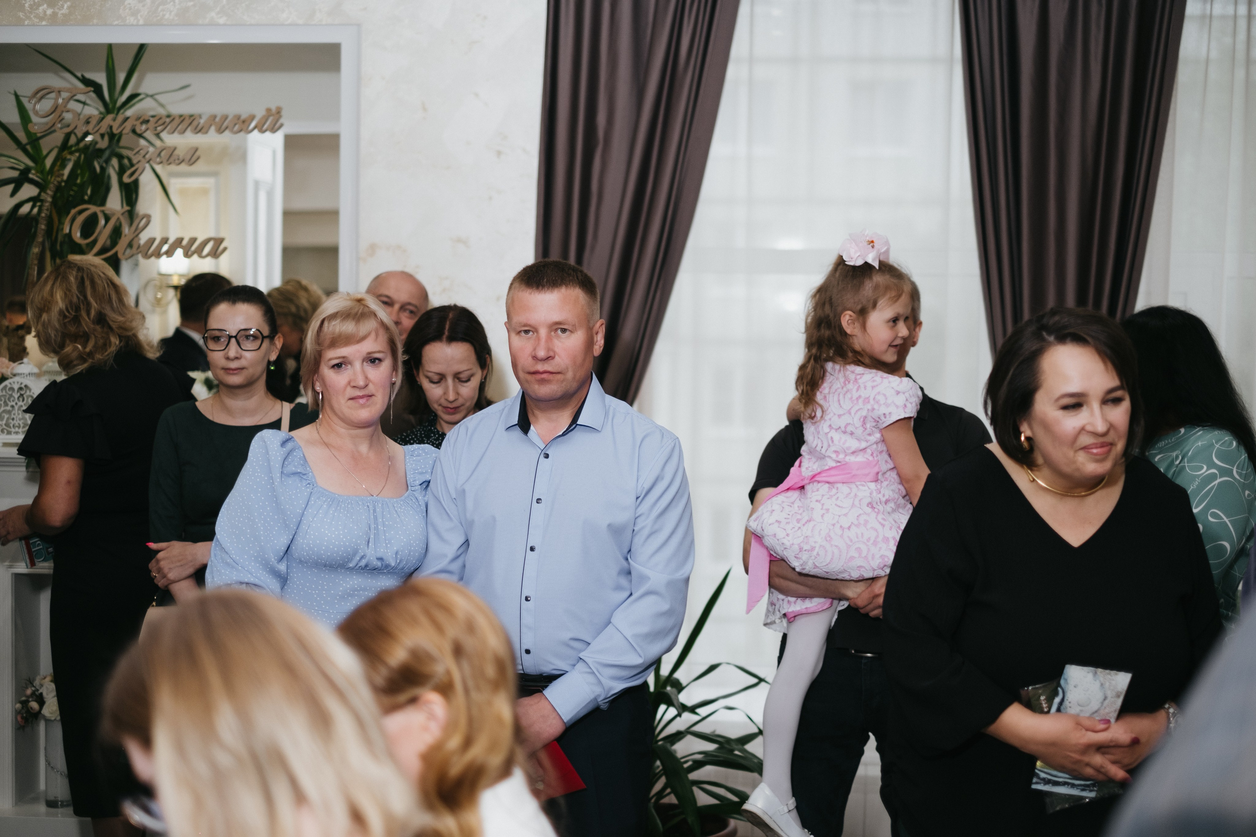 Выпускной 11 класс школы № 30. Свадебный и репортажной фотограф Денис Ожигин в Краснодаре и Краснодарском крае