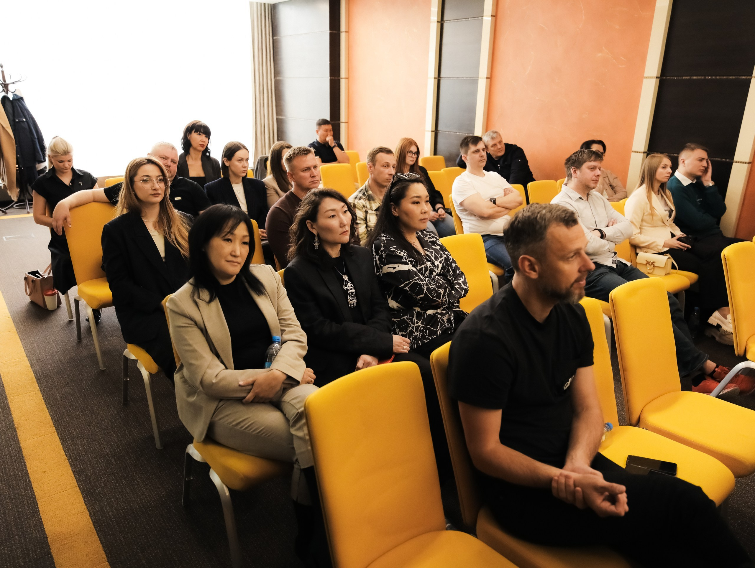 Фотосессия съезда партнеров AKD Group в Новосибирске — Роман Лахмыткин