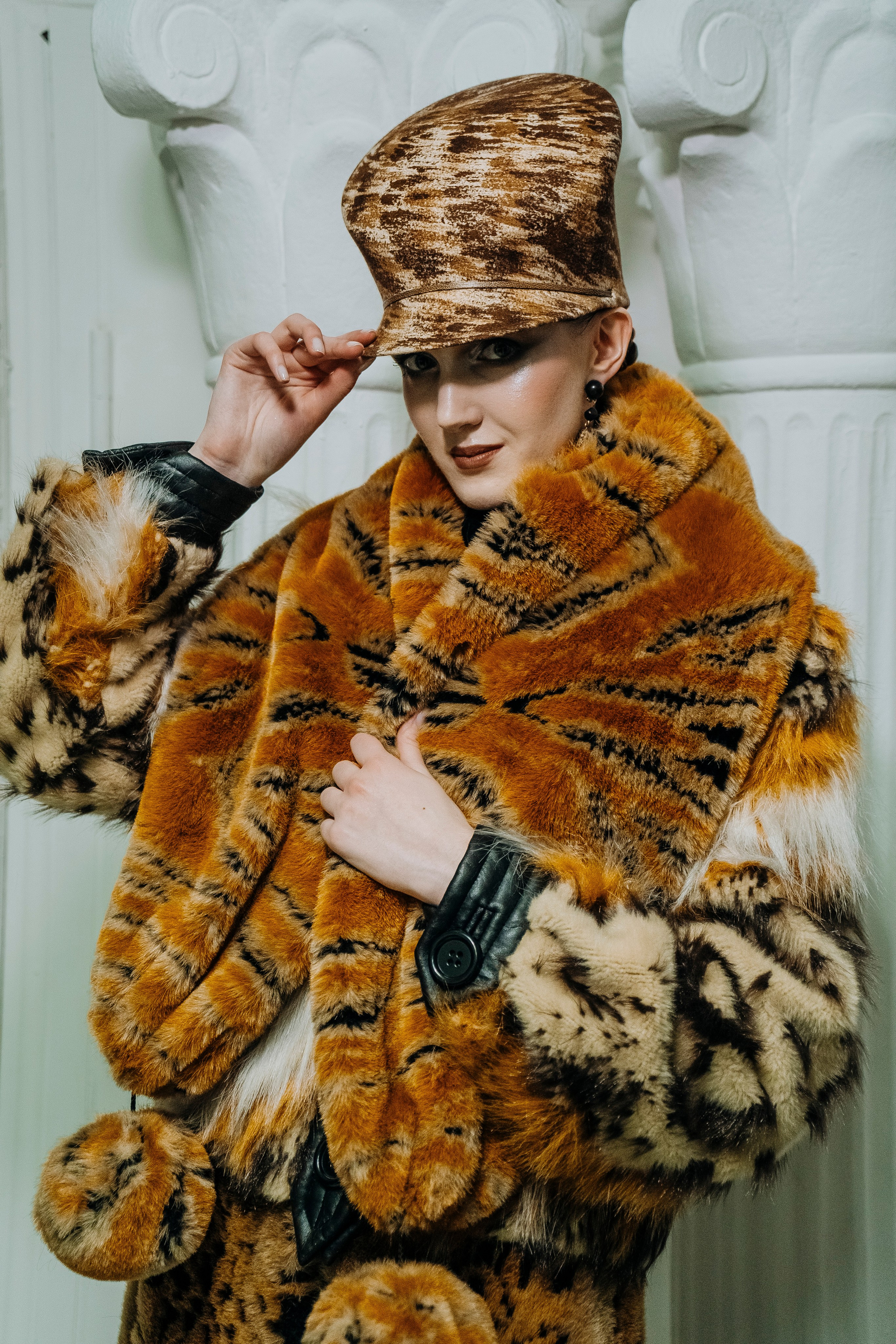 Возвращение легенды: Староновогодний показ Вячеслава Зайцева Больше: https://sinonim.org/improve#res. Профессиональный портретный фотограф в Москве Владимир Глаголев