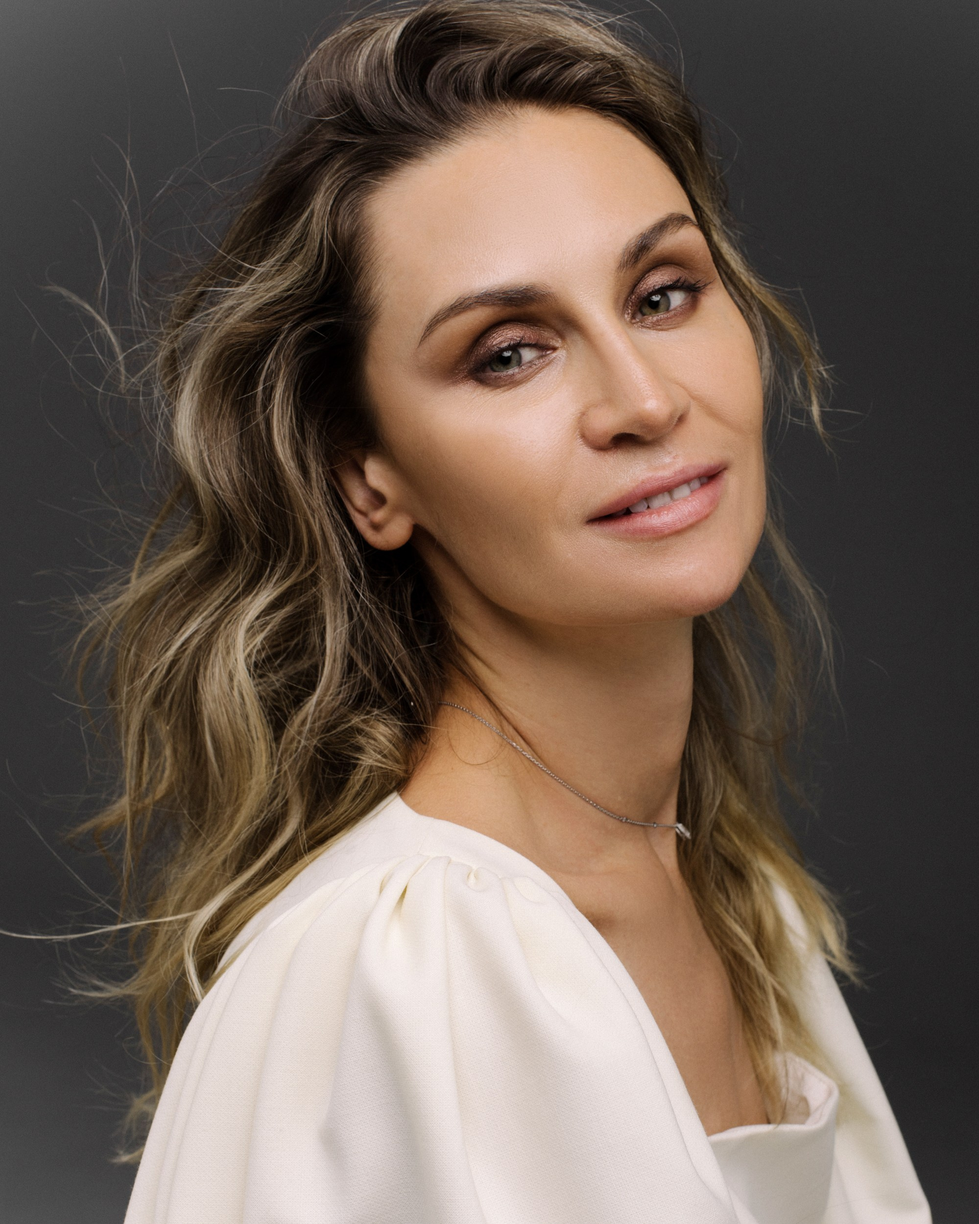 Alina. Фотограф для людей и их брендов