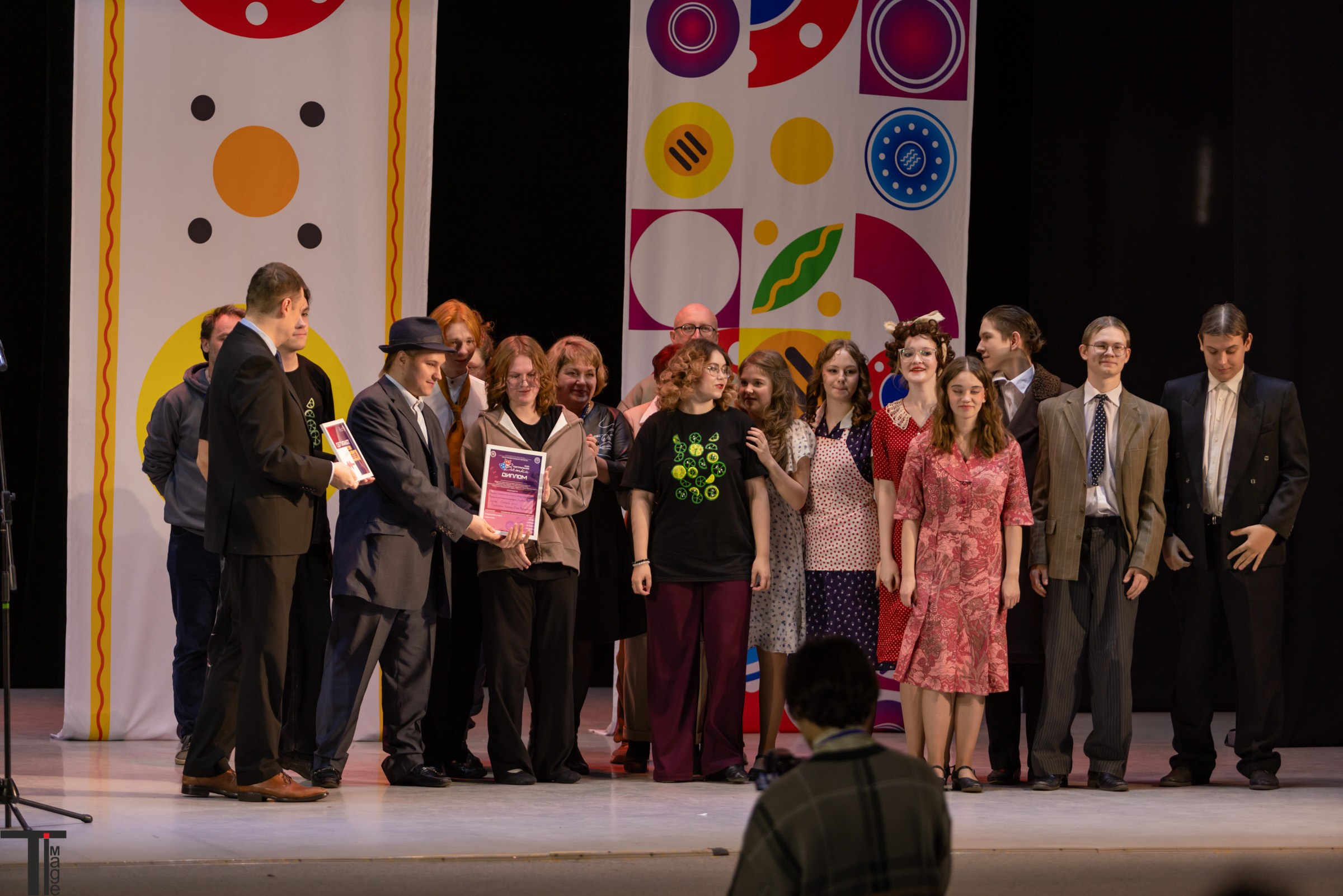 Театральная Вятка 2025. Имидж Технологии — репортажная фотография в Кирове Кировской области. Производство сувенирных магнитов, заливных этикеток и значков