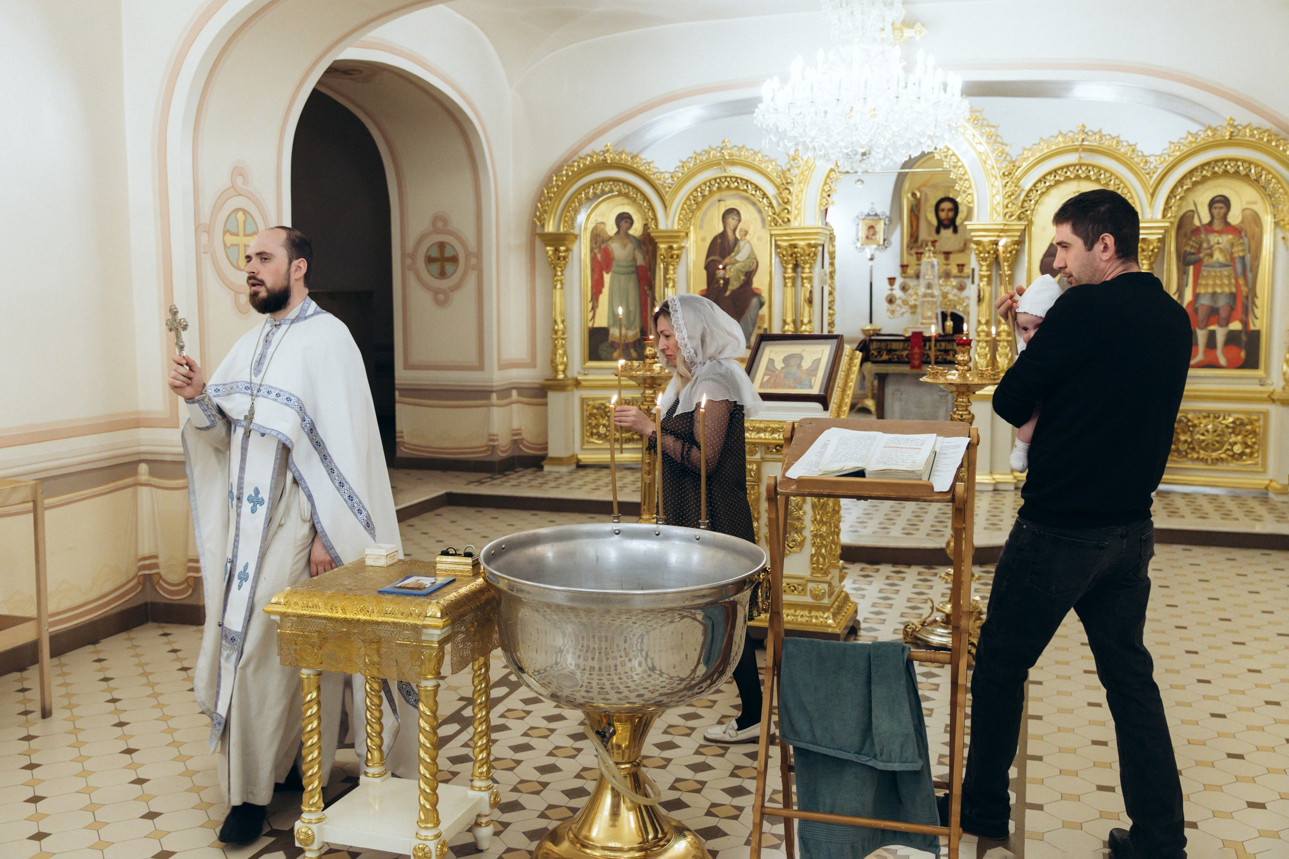 Крещение Павла. Фотограф на крещение в Рязани. Семейный фотограф