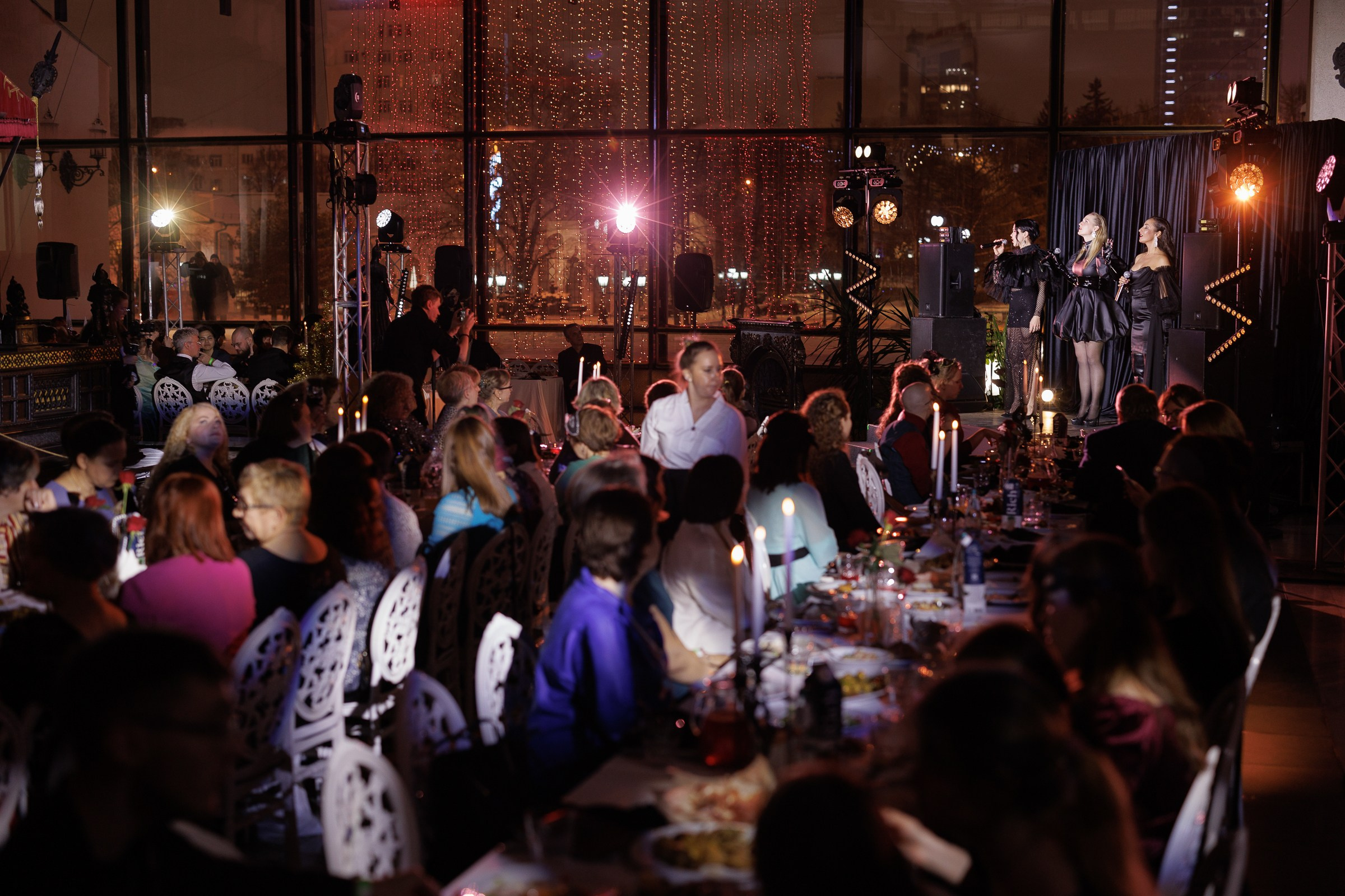 Фотограф на съемкку копоратива. Контент для бизнеса в Екатеринбурге Полдень Медиа