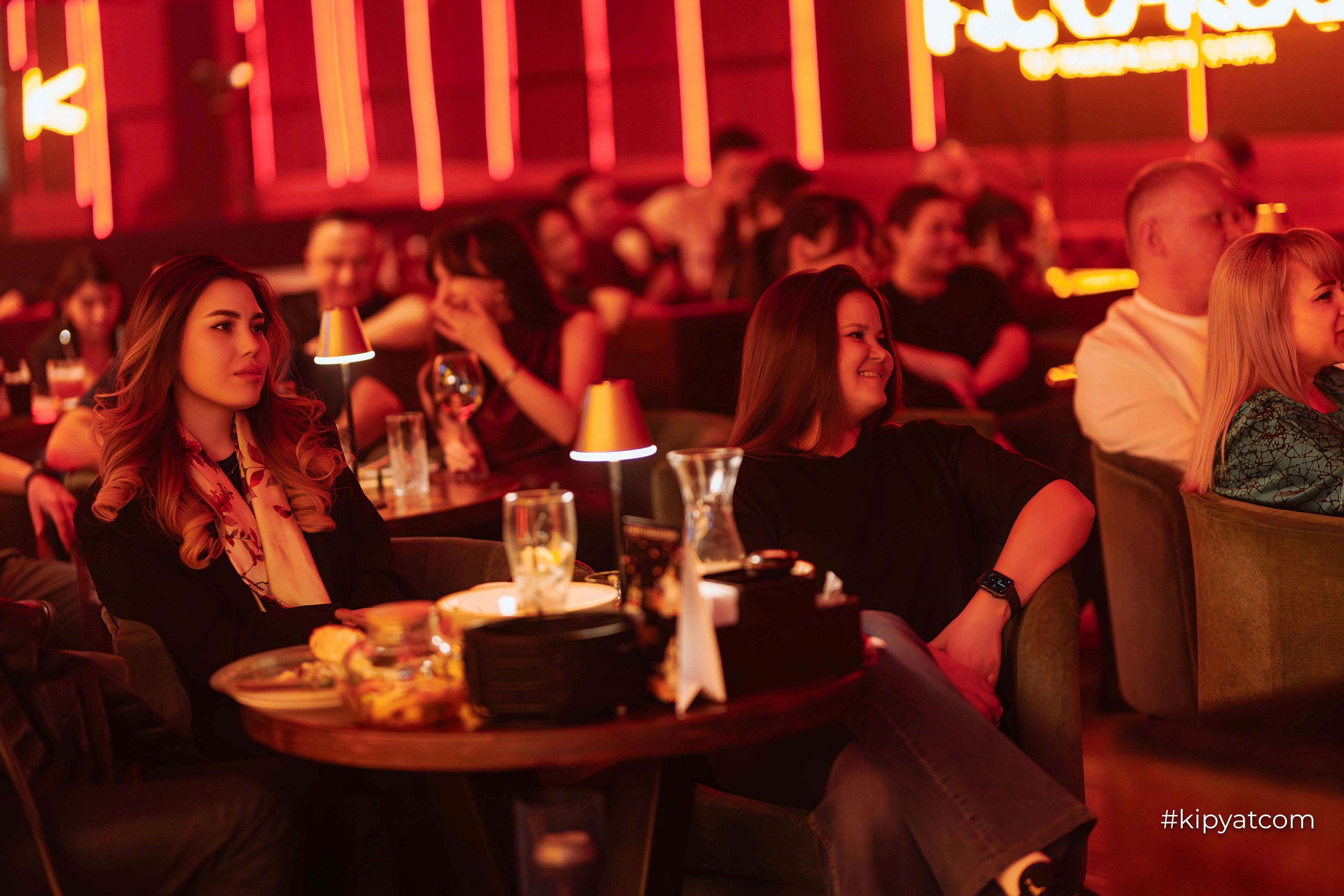 Сольный стендап концерт Александра Меркуль