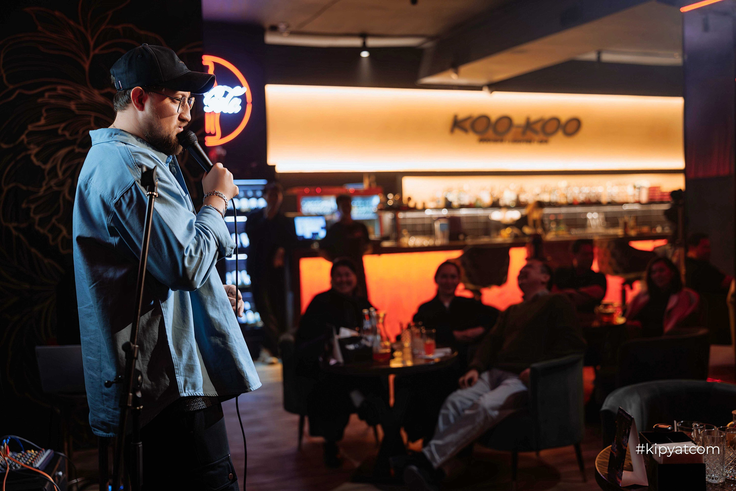 Сольный стендап концерт Александра Меркуль