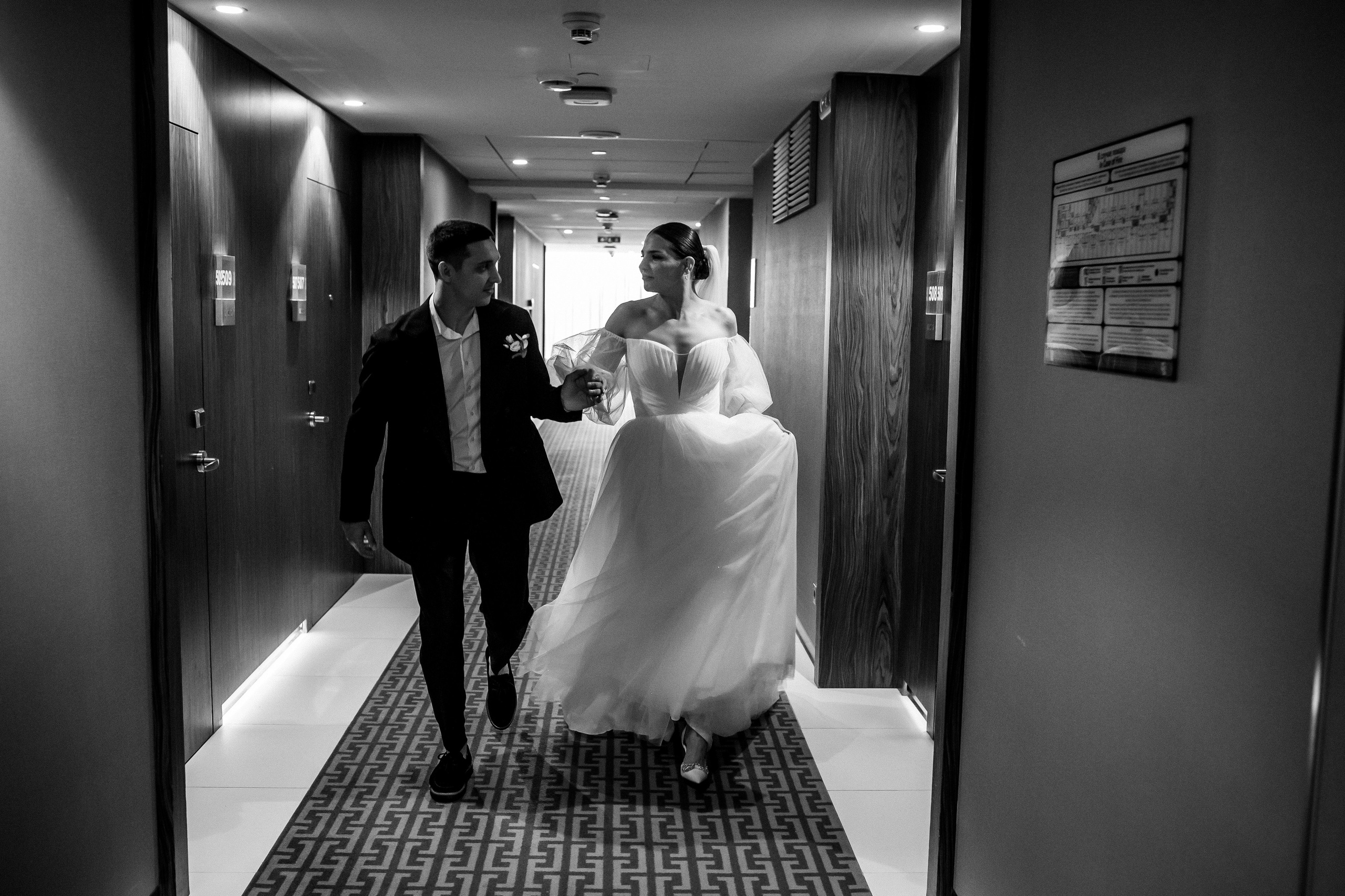 Vlad & Nadya (Saint-Petersburg, Russia). Destination wedding photographer Peter Letu