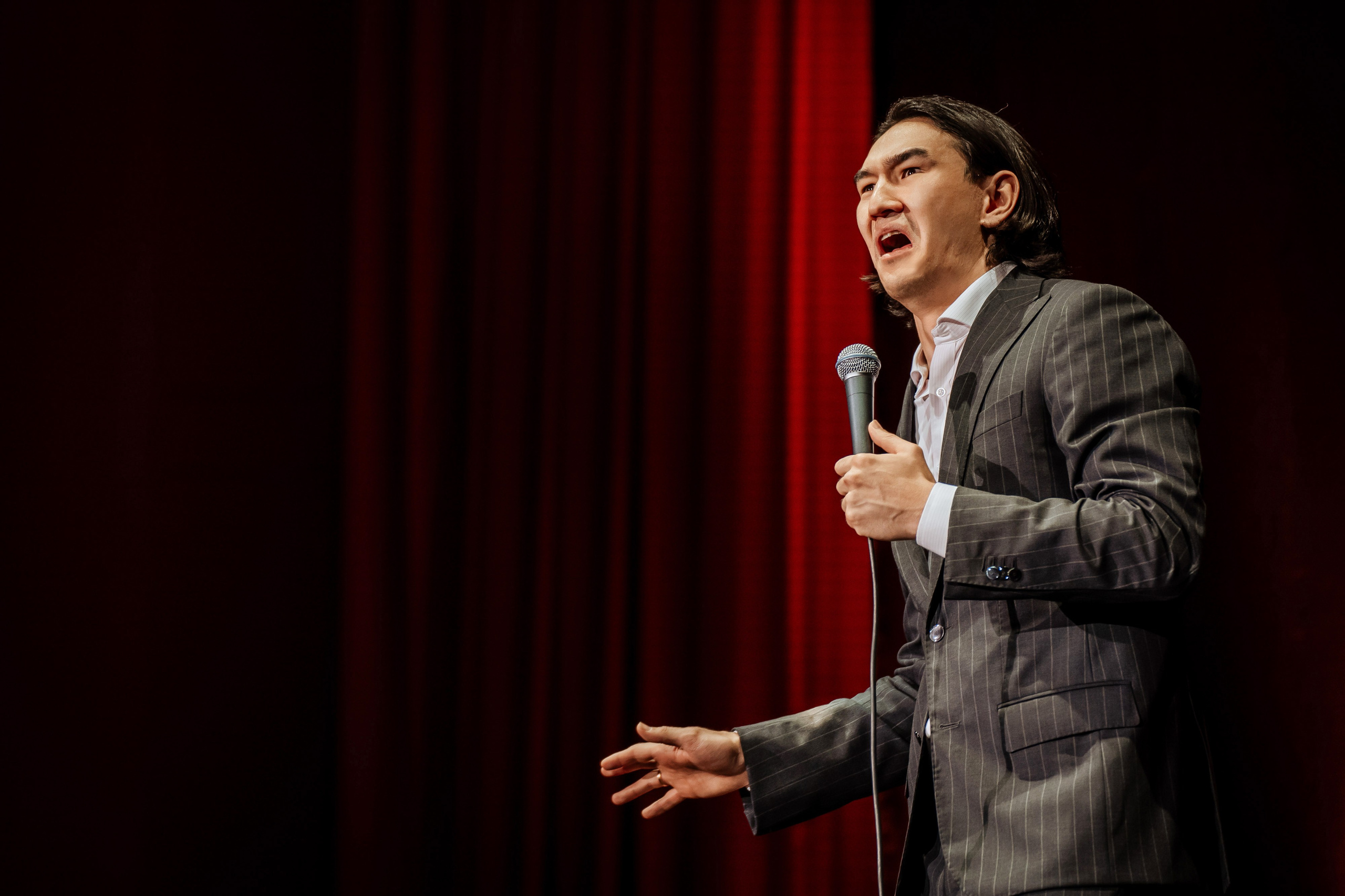 Сольный концерт Нурлана Сабурова. Свадебный и репортажный, фуд фотограф в Новороссийске Евгений Александриди