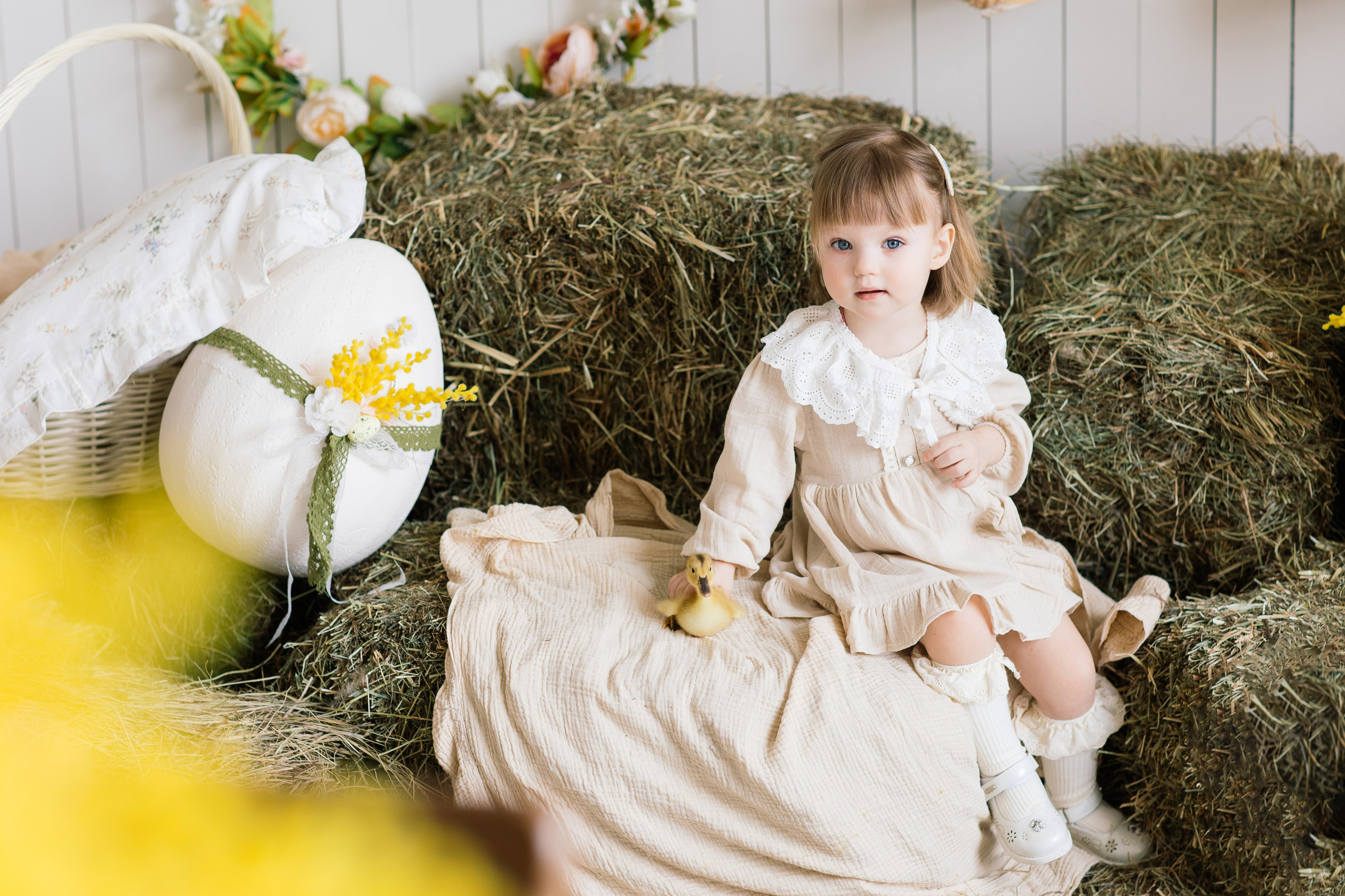 Варя и Мира фотосессия к Пасхе. Семейный фотограф Толстикова Кристина