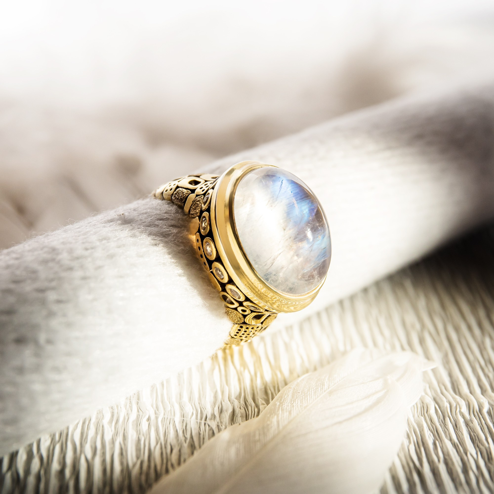 IRStudio: фотосъемка ювелирных изделий. Рекламный и предметный фотограф Марченков Антон