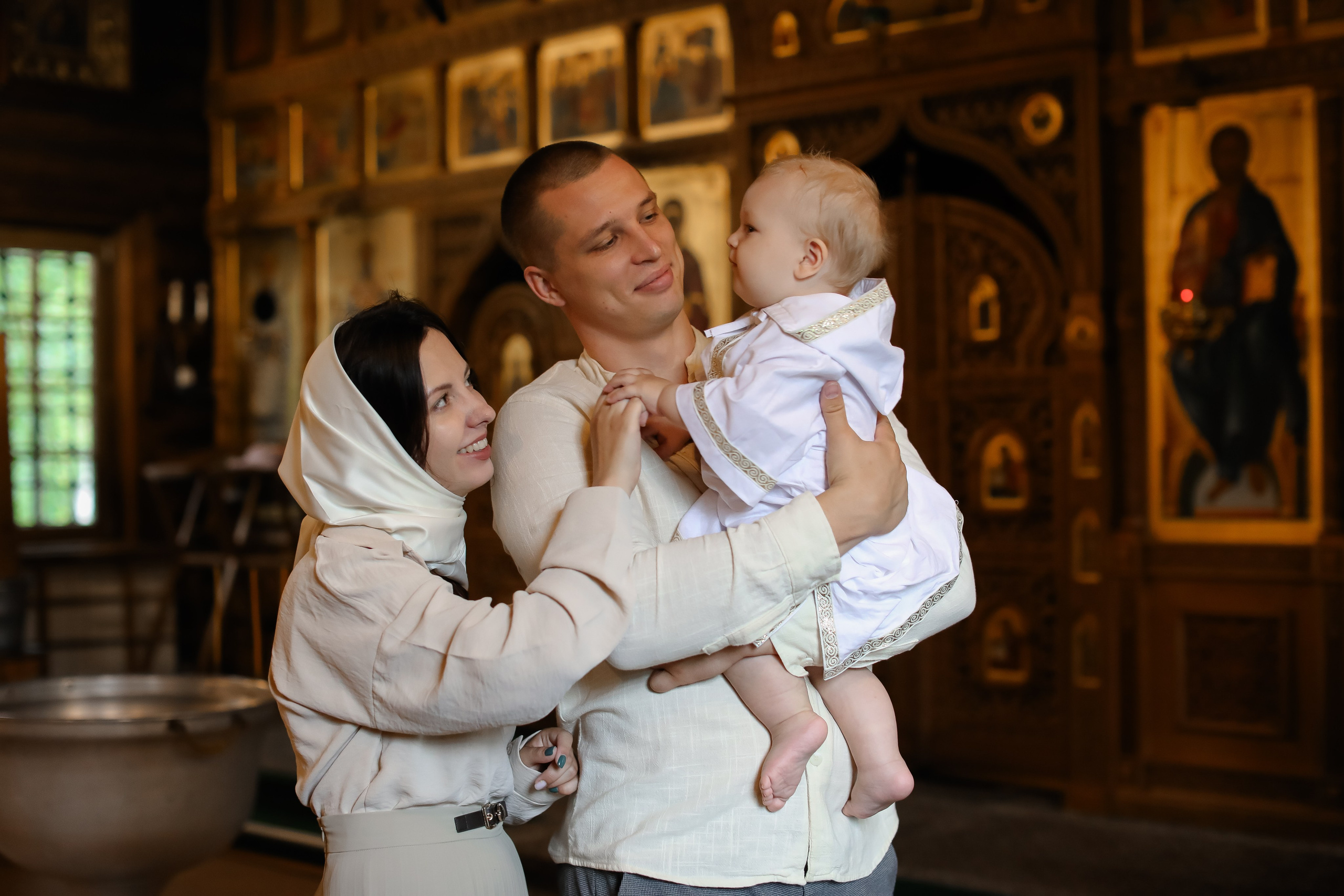 Храм Святого праведного Иоанна Кронштадтского. Храм Сретения Господня. Свадебный фотограф в Москве Людмила Яковлева
