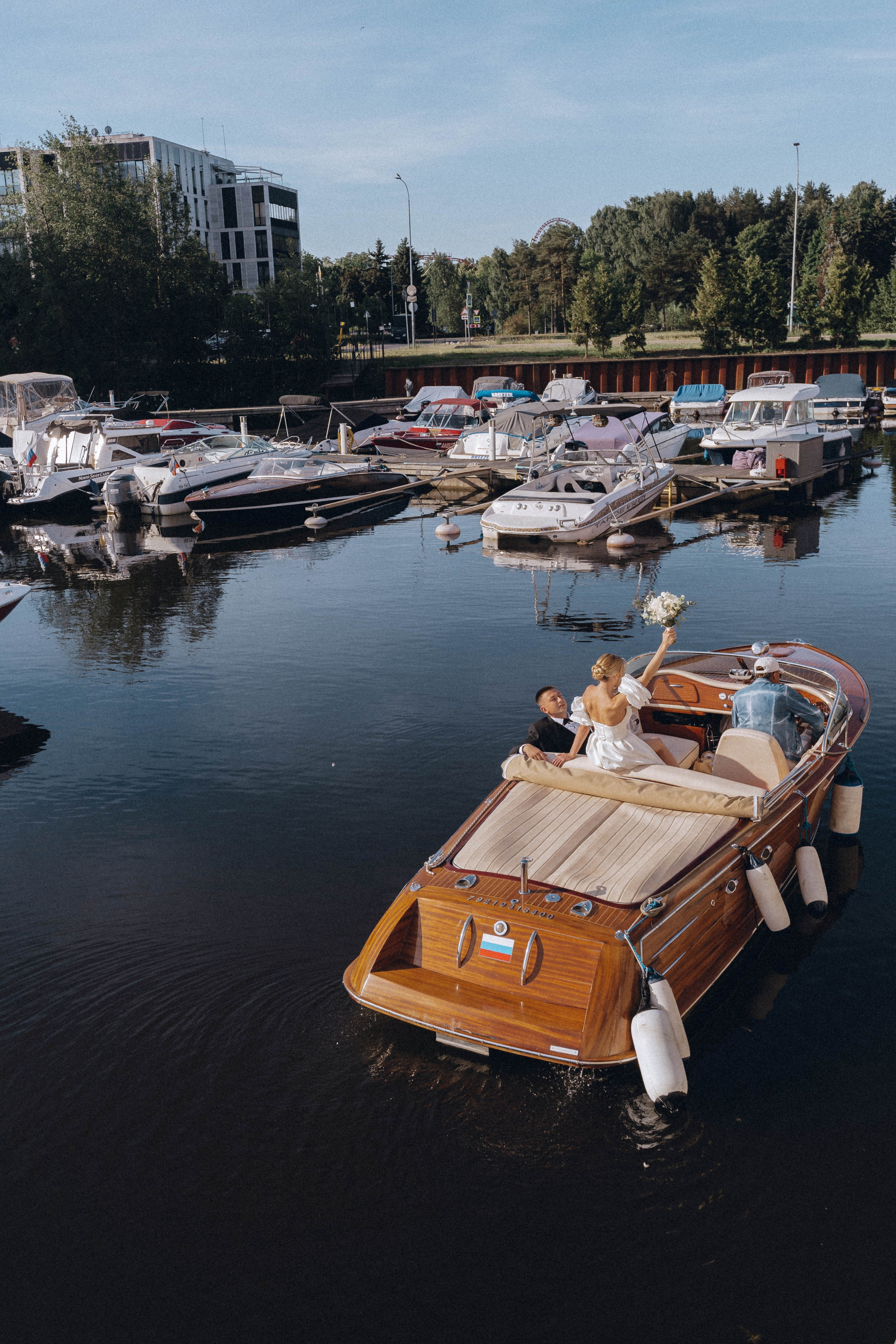 СВАДЕНБНАЯ СЬЕМКА НА КАТЕРЕ ПО КАНАЛАМ САНКТ-ПЕТЕРБУРГА И В АКВАТОРИИ НЕВЫ. Профессиональный фотограф, Санкт-Петербург — Виктория Богомолова
