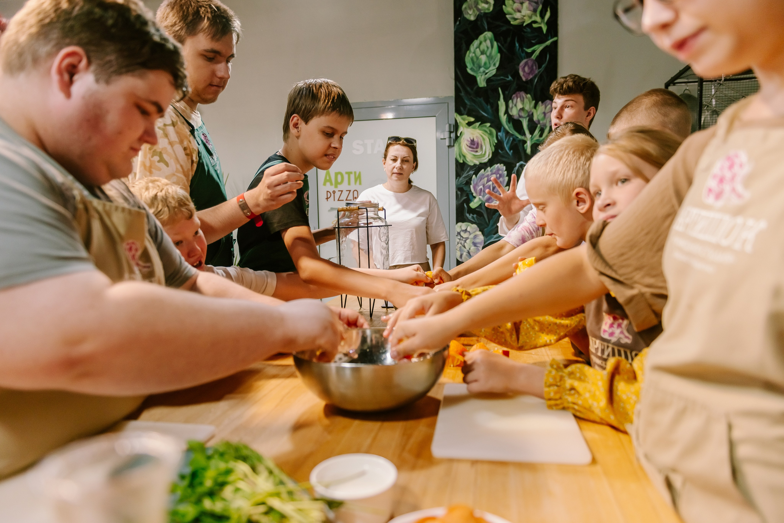 Инклюзивная кухня добра в Артишок 30. 07.35. Детский фотограф, семейный фотограф и репортажи в Кемерово
