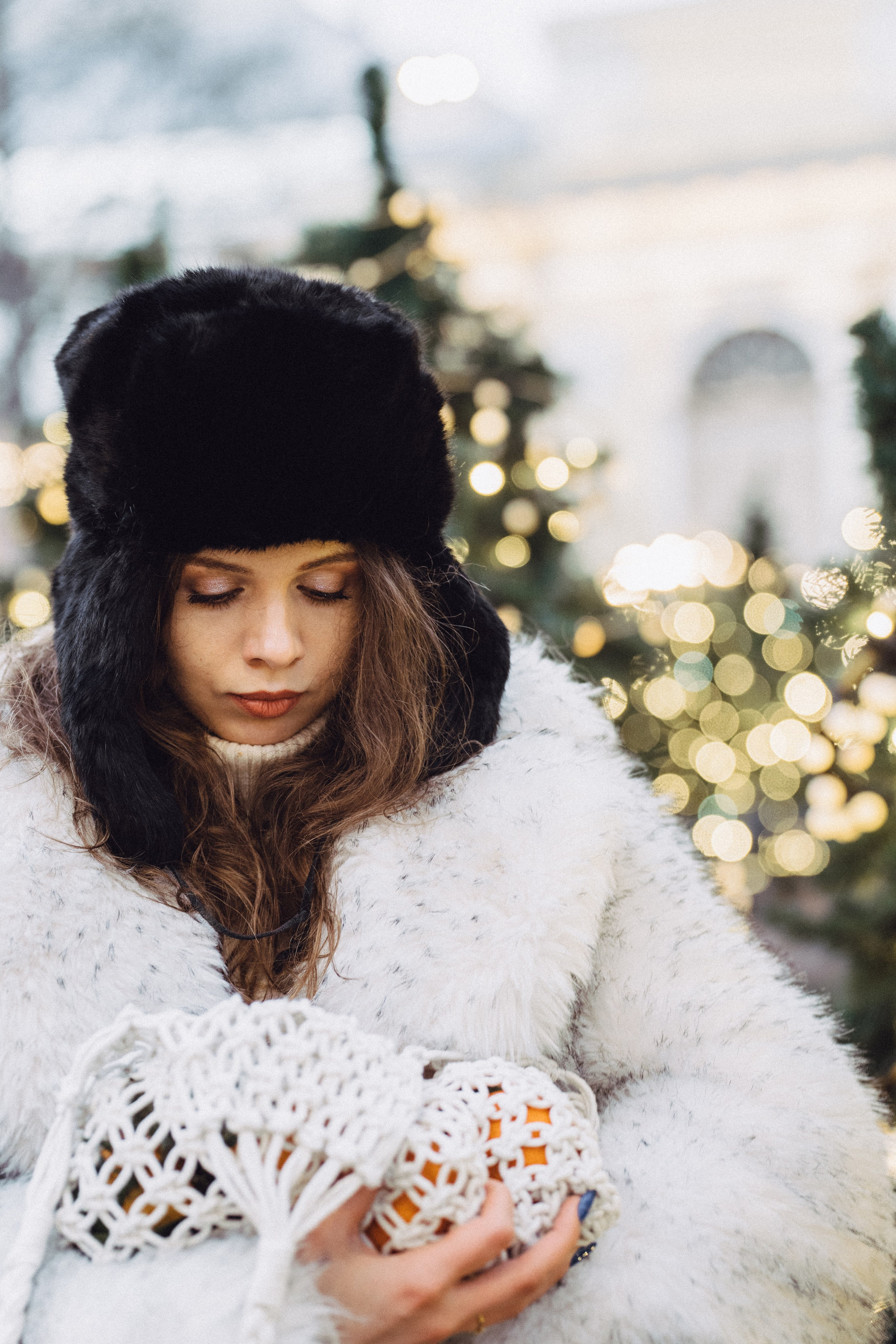ПРОГУЛКА НА МАНЕЖНОЙ ПЛОЩАДИ ДЛЯ ДЕВУШКИ ПЕРЕД НОВЫМ ГОДОМ (НОВОГОДНЯЯ ФОТОСЕССИИЯ НА МАНЕЖНОЙ ПЛОЩАДИ). Профессиональный фотограф, Санкт-Петербург — Виктория Богомолова