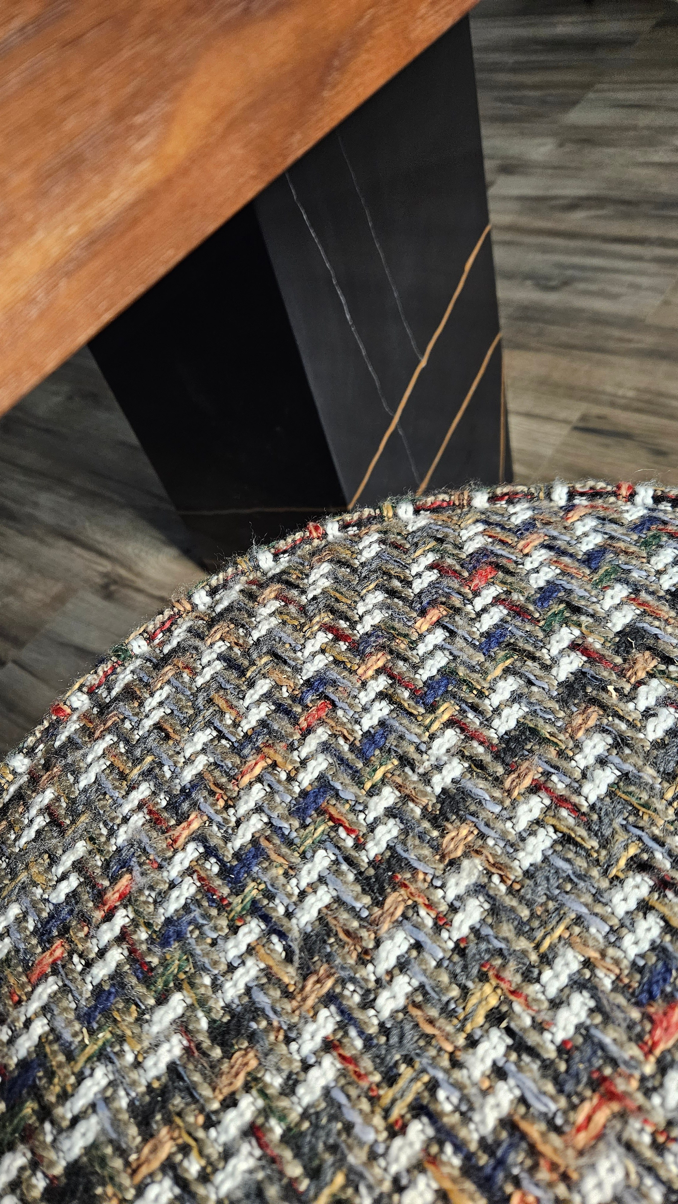 Диван на заказ Изготовление мягкой мебели. Студия интерьерных решений SUNHOUSE. Натяжные потолки, шторы, текстиль