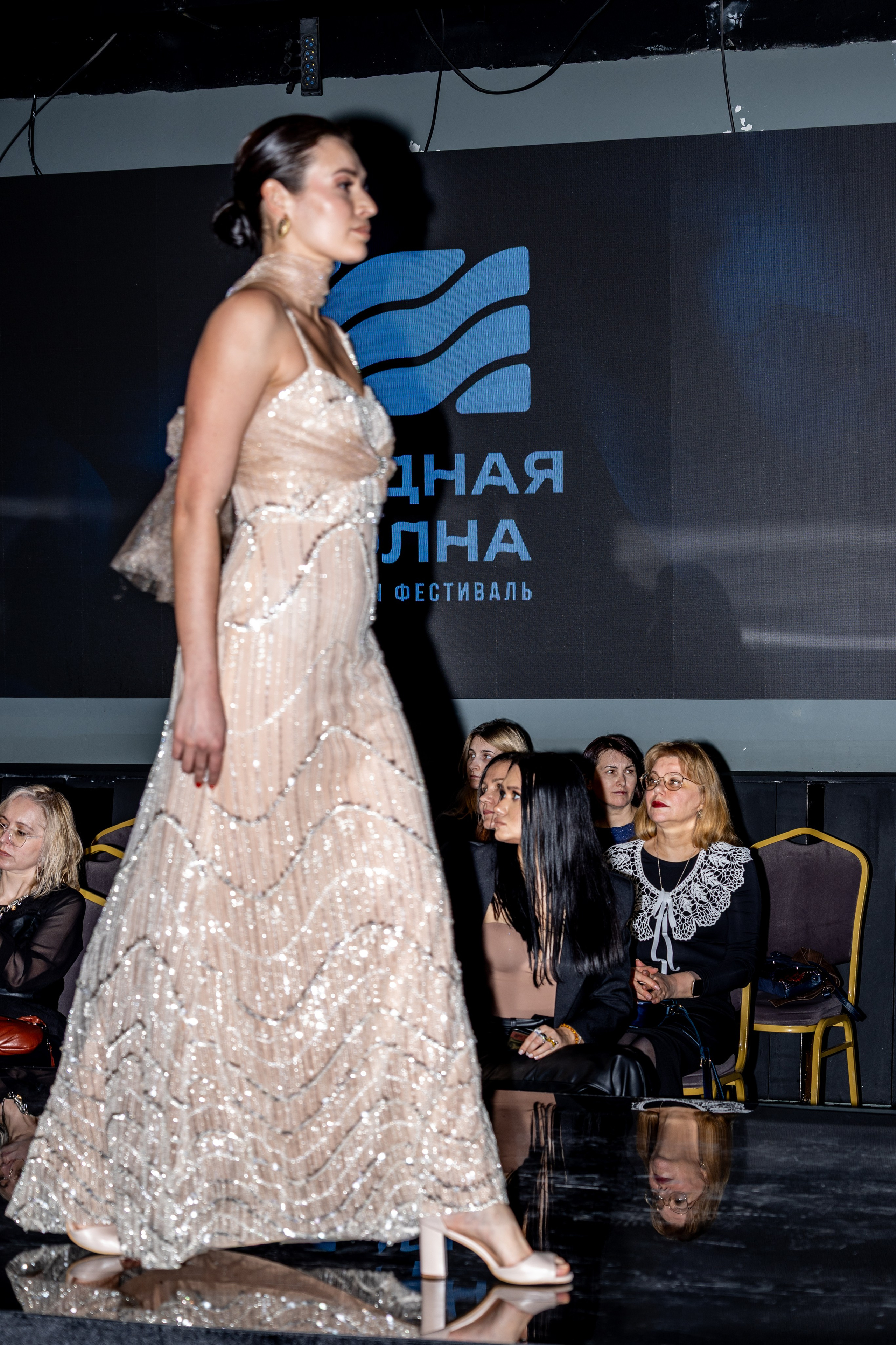 Модный показ Бренд AnyAmo на Модной волне. Студия фото, видеографии и мультимедийного дизайна в Москве Multi Frame Studio