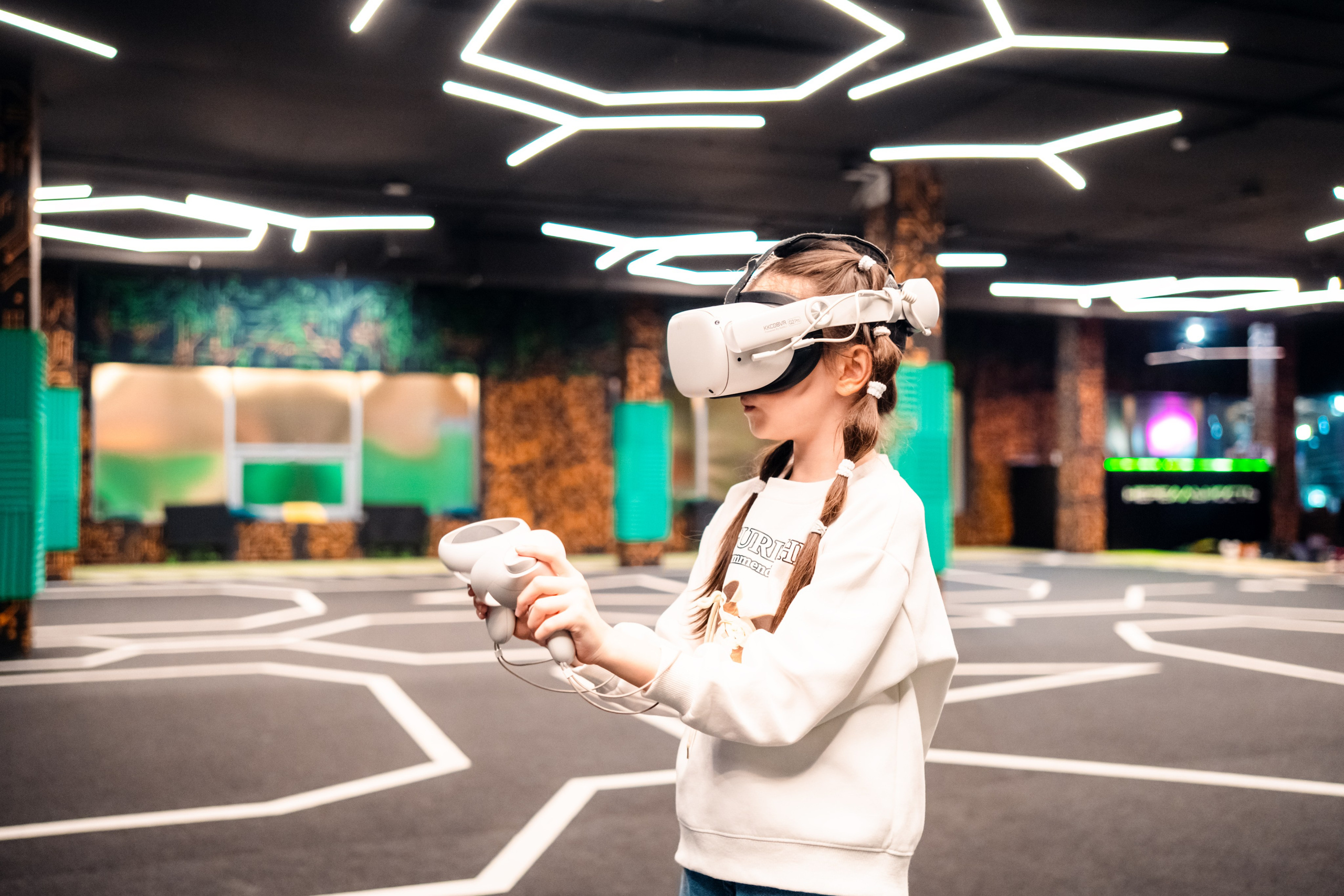 VR (November-December 2024). Felixtones