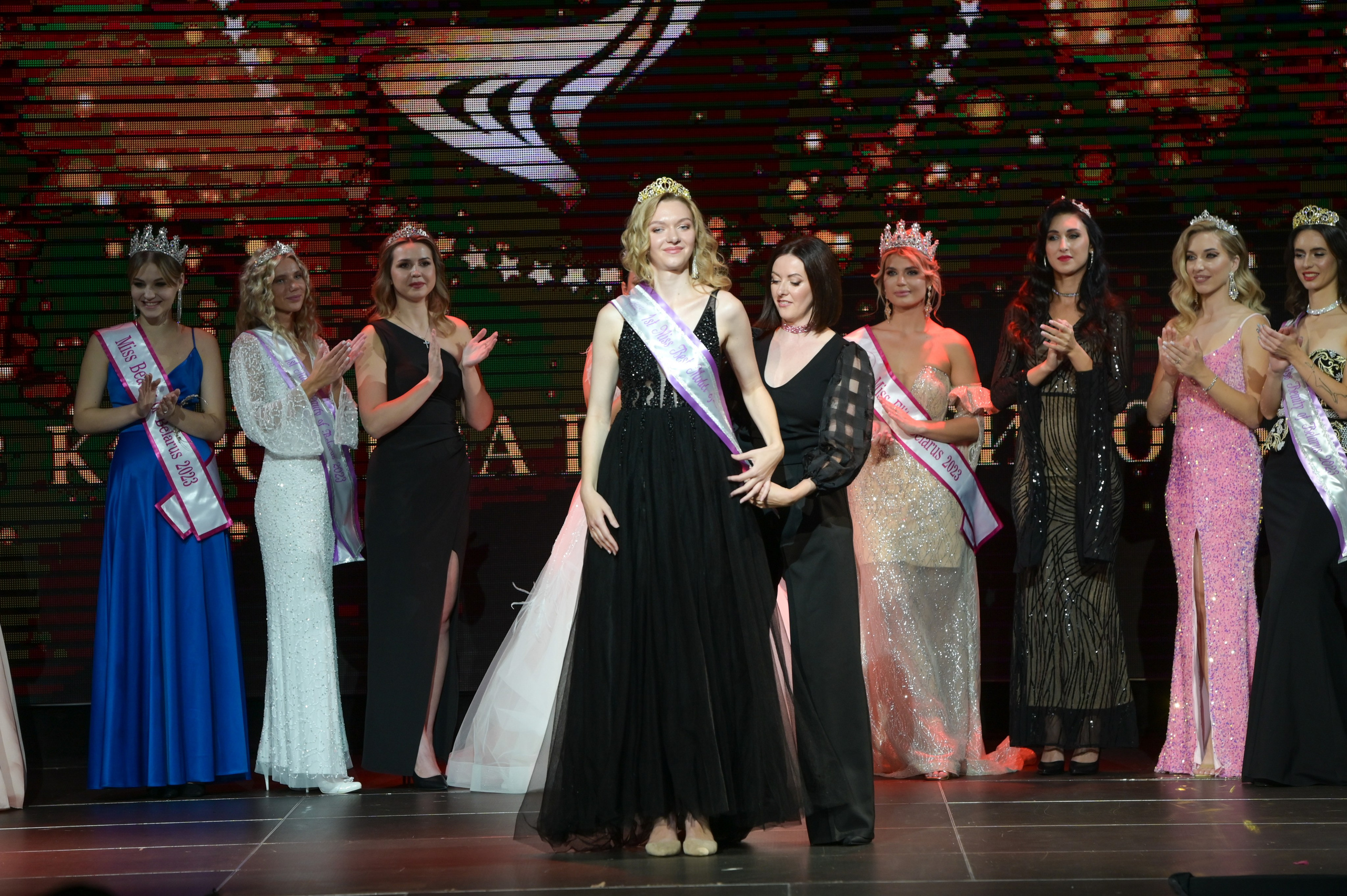 Фотографии с конкурса красоты. Фотоуслуги, услуги фотографа, фотографирование важных событий