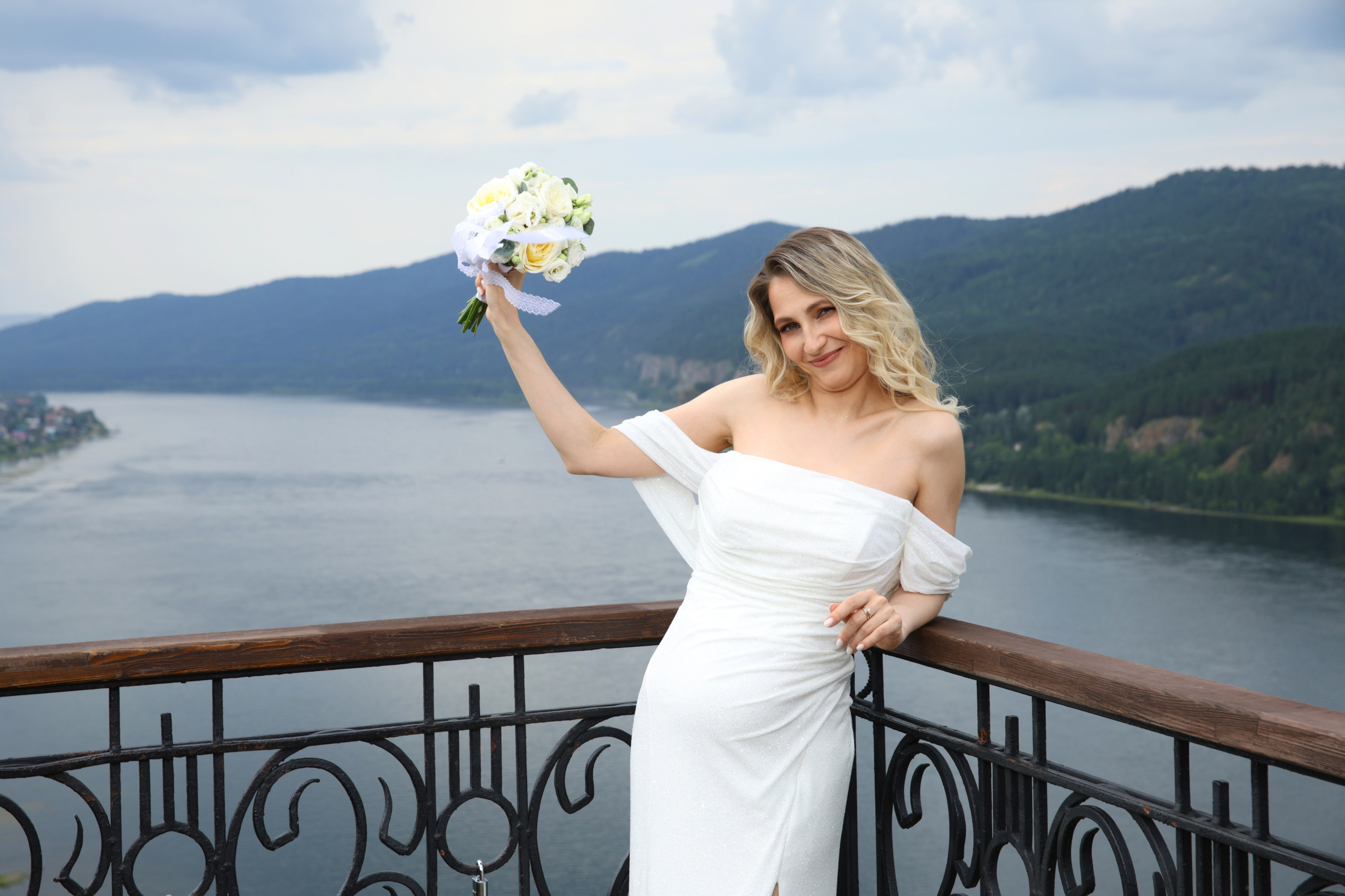 Из Загса сразу за город